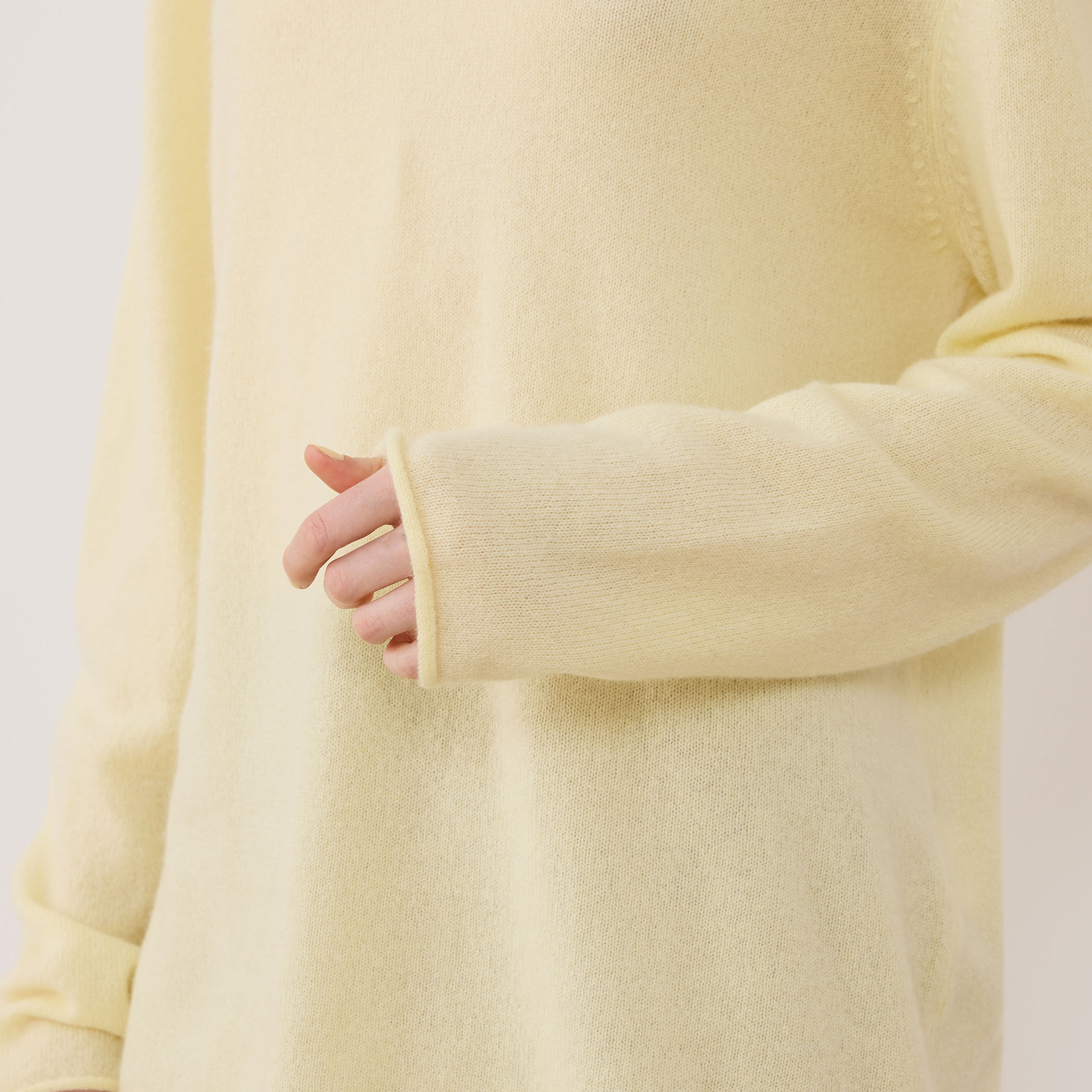 スコットランドカシミヤ Vネックプルオーバー｜トゥモローランド 公式通販