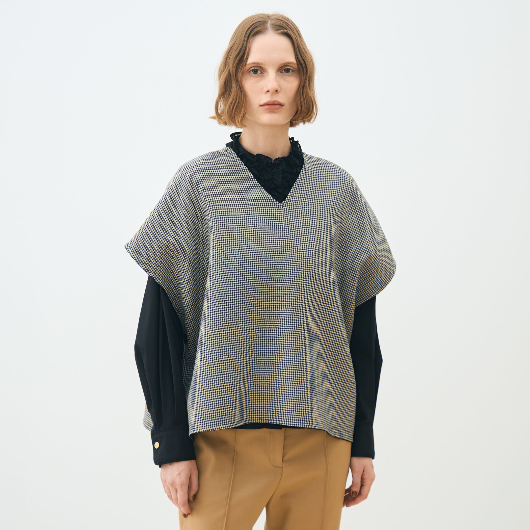 未使用 トゥモローランド グレー 黒 リバーシブル ベスト 4way ガンクラブトゥースリバー 4-wayクローク｜トゥモローランド 公式通販