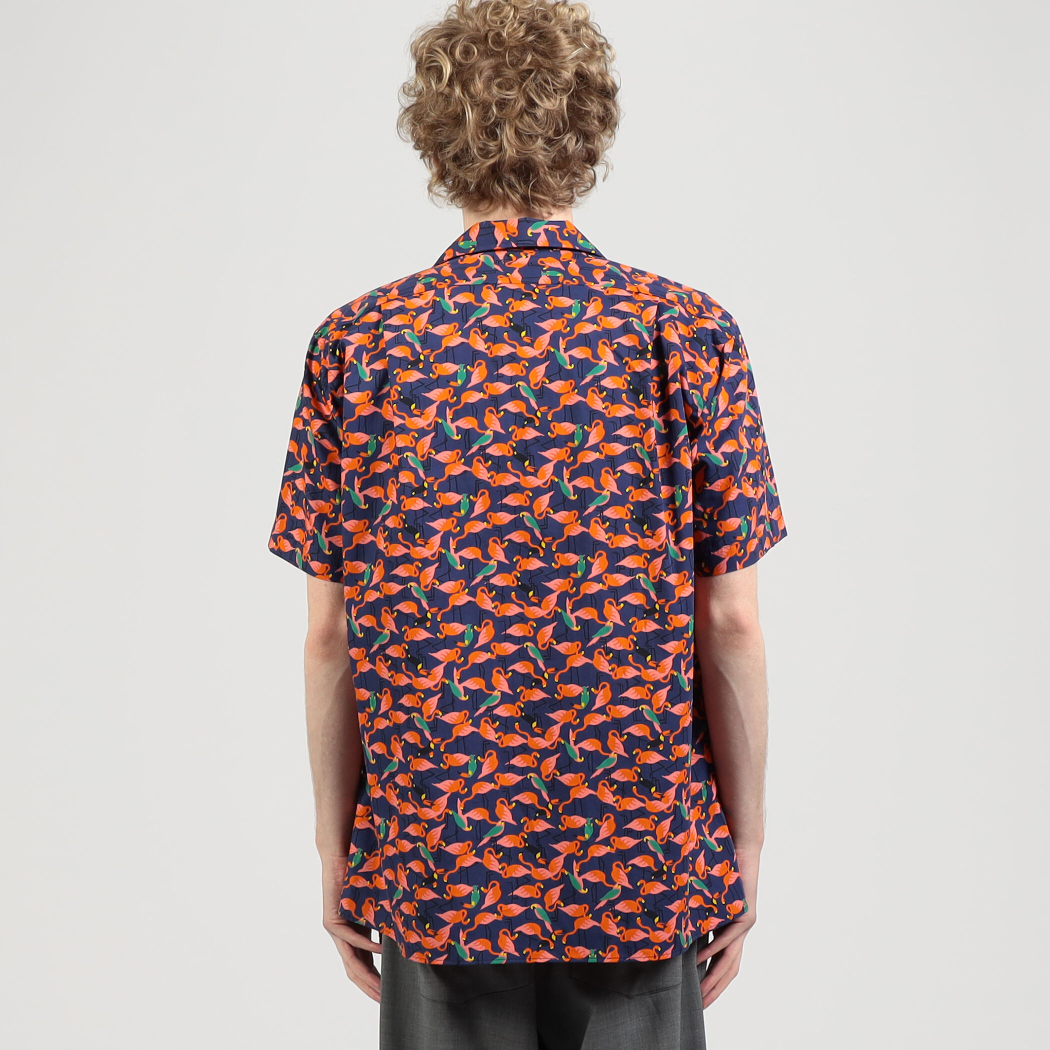 別注】INDIVIZUALIZED SHIRTS コットン キャンプカラーシャツ｜トゥモローランド 公式通販