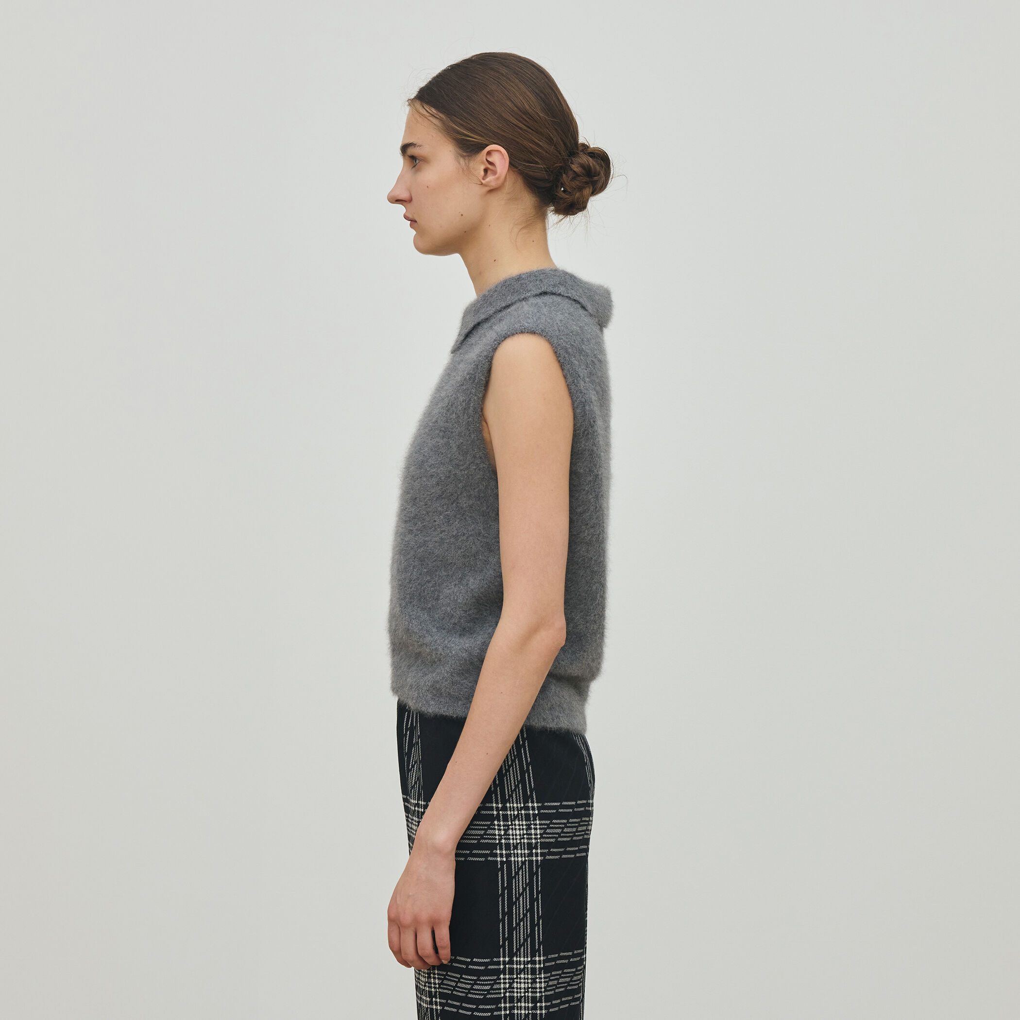 フォックスカシミヤ スリーブレスプルオーバー｜トゥモローランド 公式通販