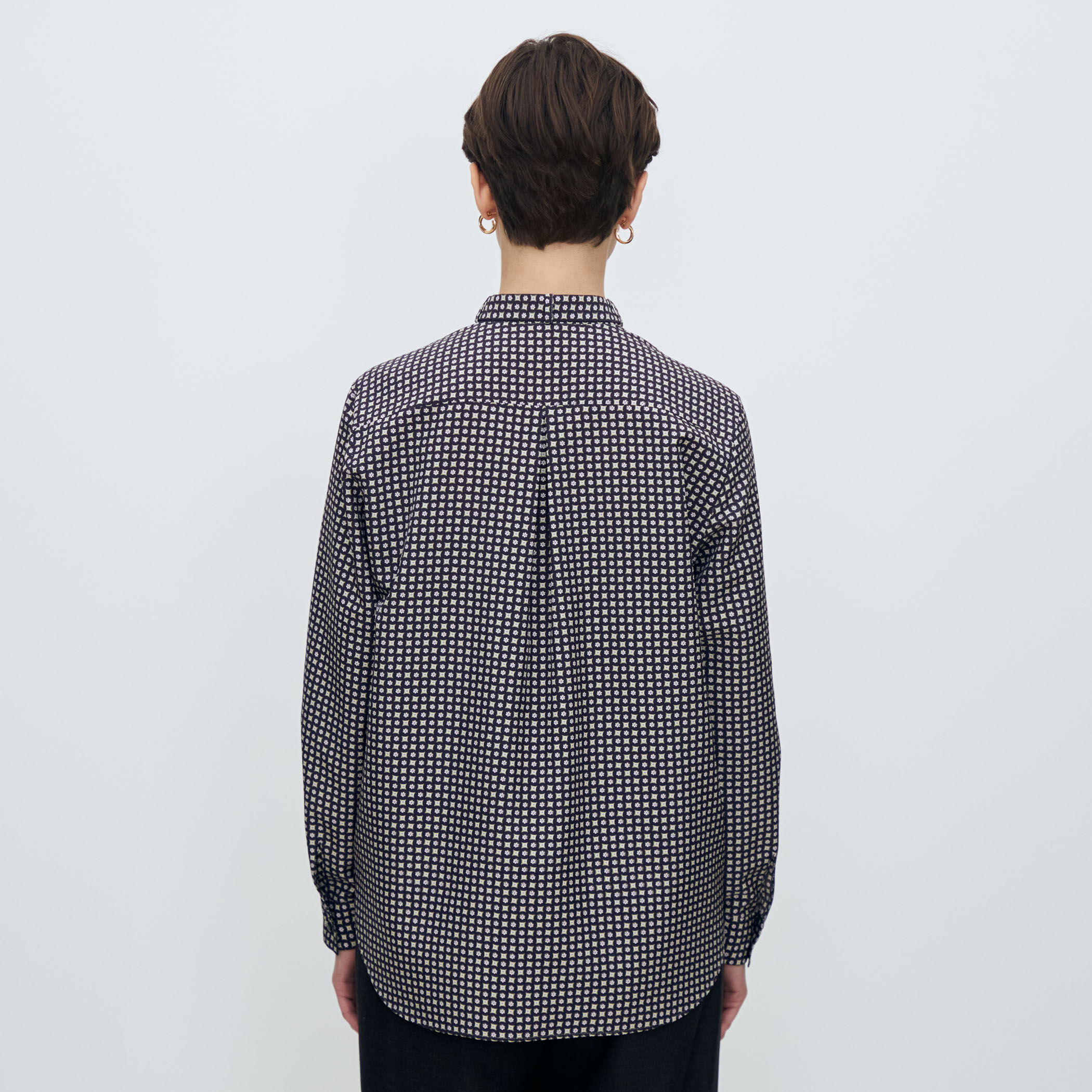 コモンフラワープリント ボウタイブラウス｜トゥモローランド 公式通販