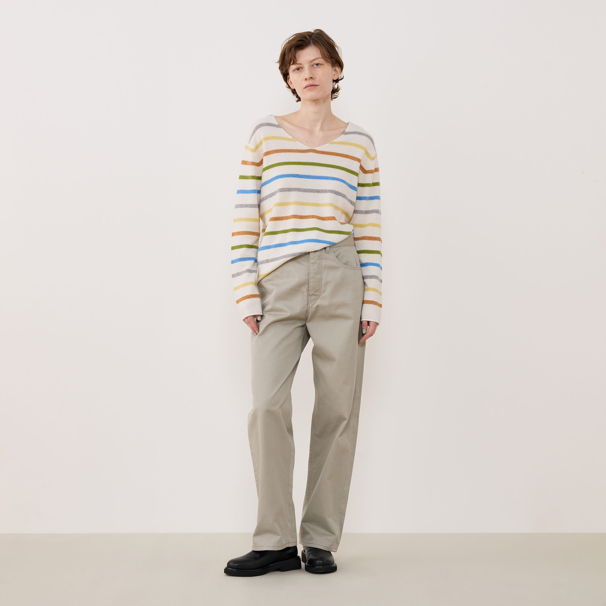 ブラッシュドツイル セミワイドパンツ｜トゥモローランド 公式通販