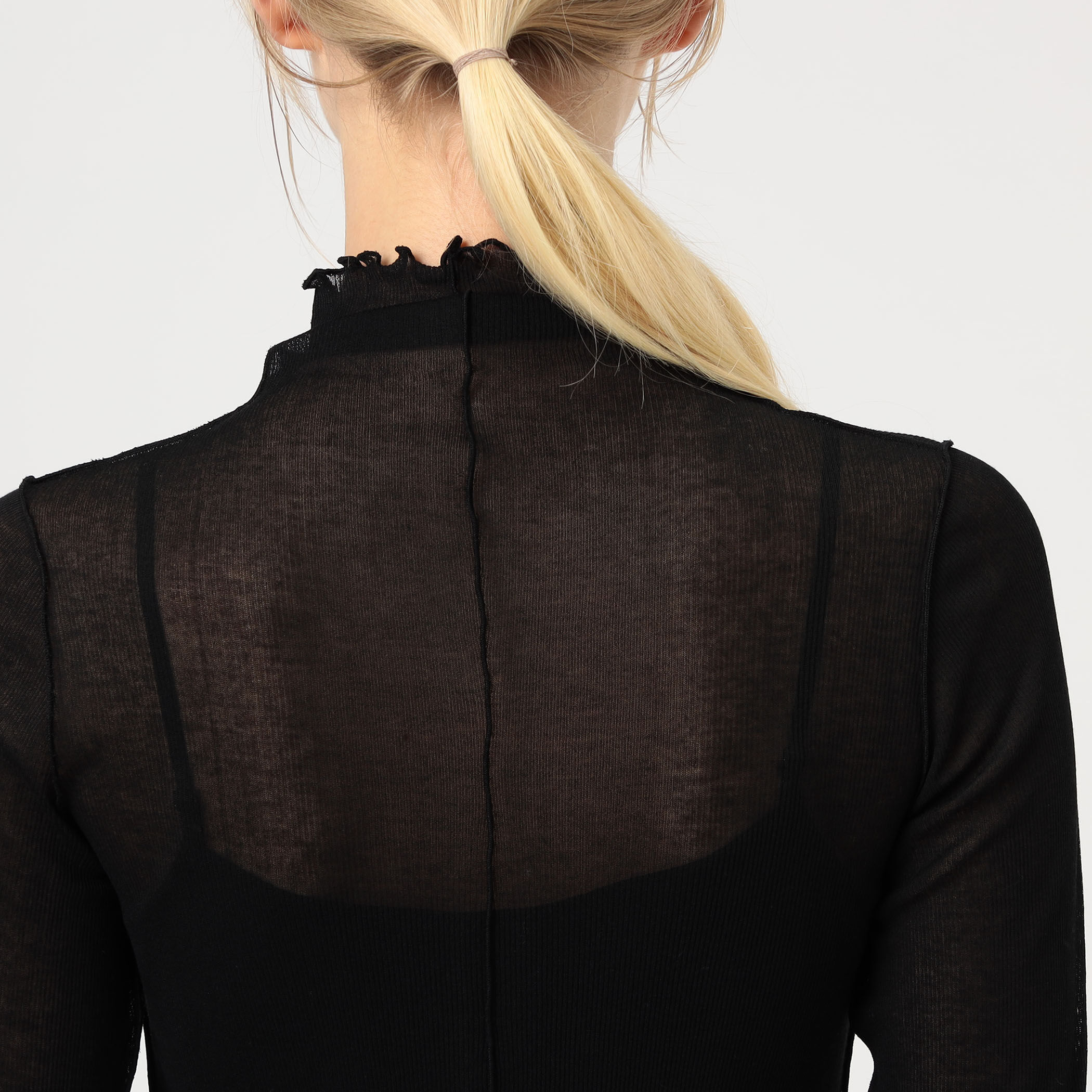 HAKUJI シアーリブ タートルネックプルオーバー｜トゥモローランド