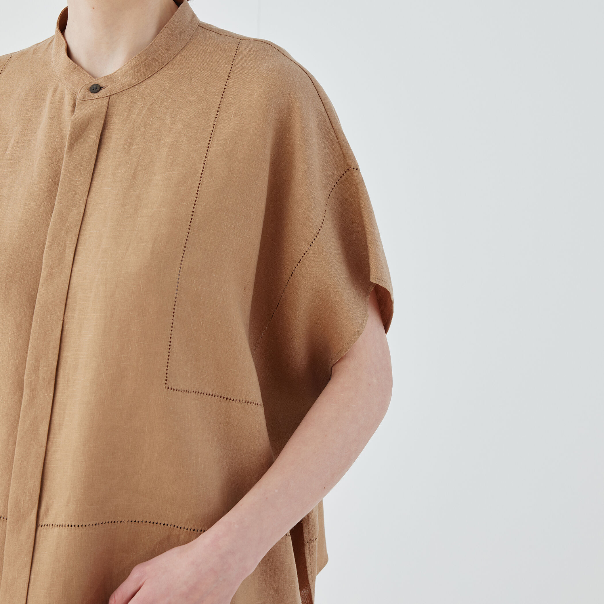 ル*ル様 タグ付 現行品 GALERIE VIE フレンチリネン スタンドカラー フレンチリネン スタンドカラーシャツ | GALERIE VIE (Women
