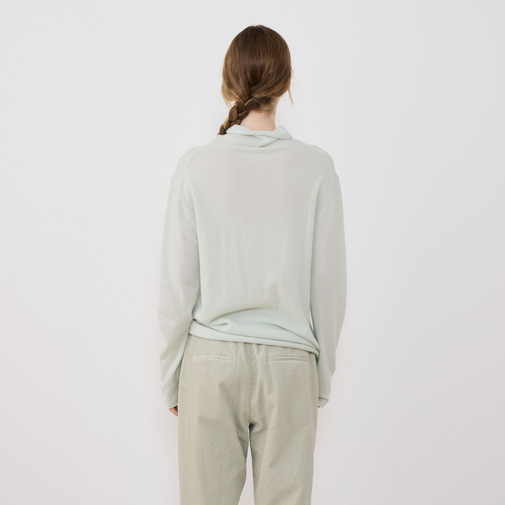 スコットランドカシミヤ タートルネックプルオーバー