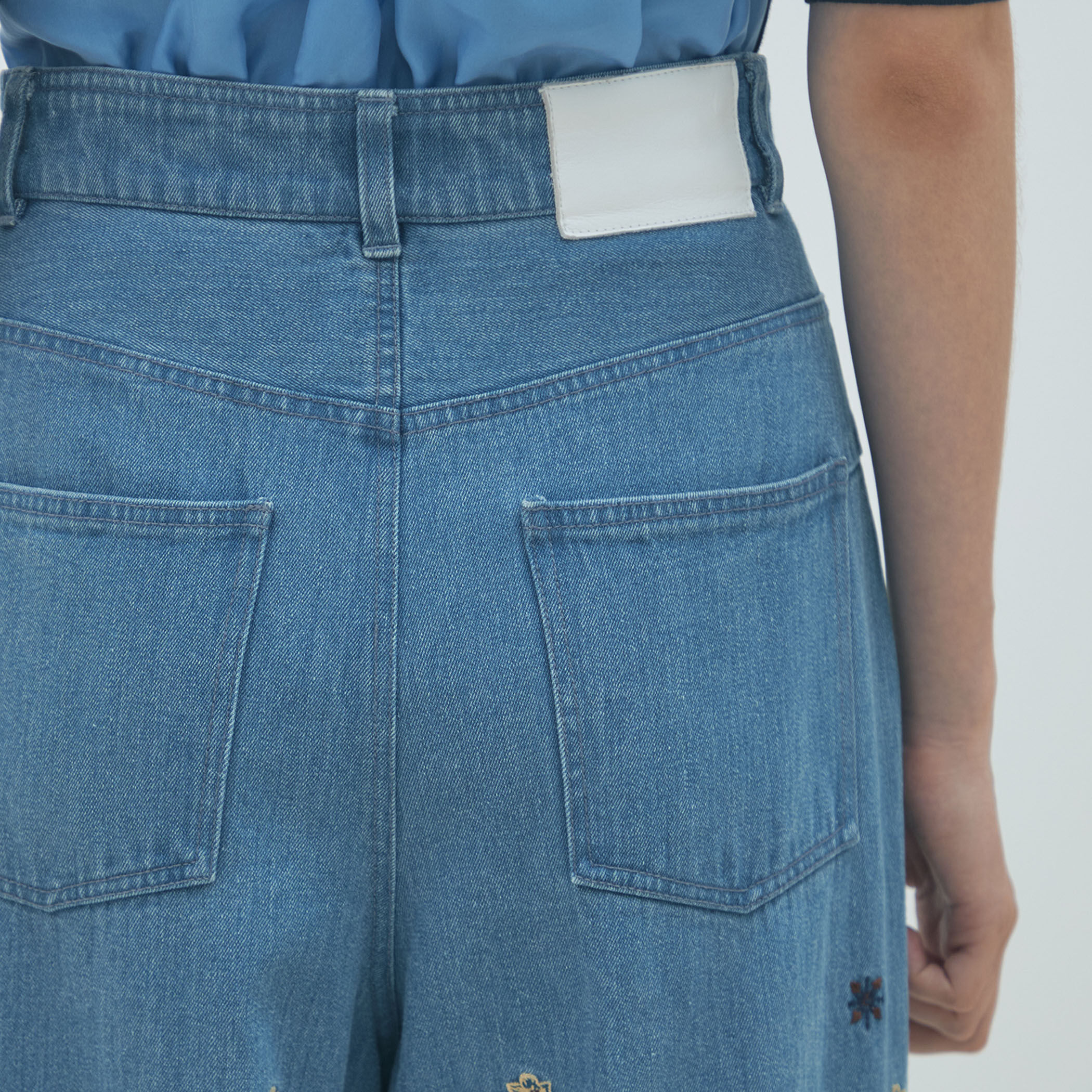 MACHATT エンブロイダリーワイドパンツ　ami 試着のみ】machatt マチャット エンブロイダリーワイドパンツ