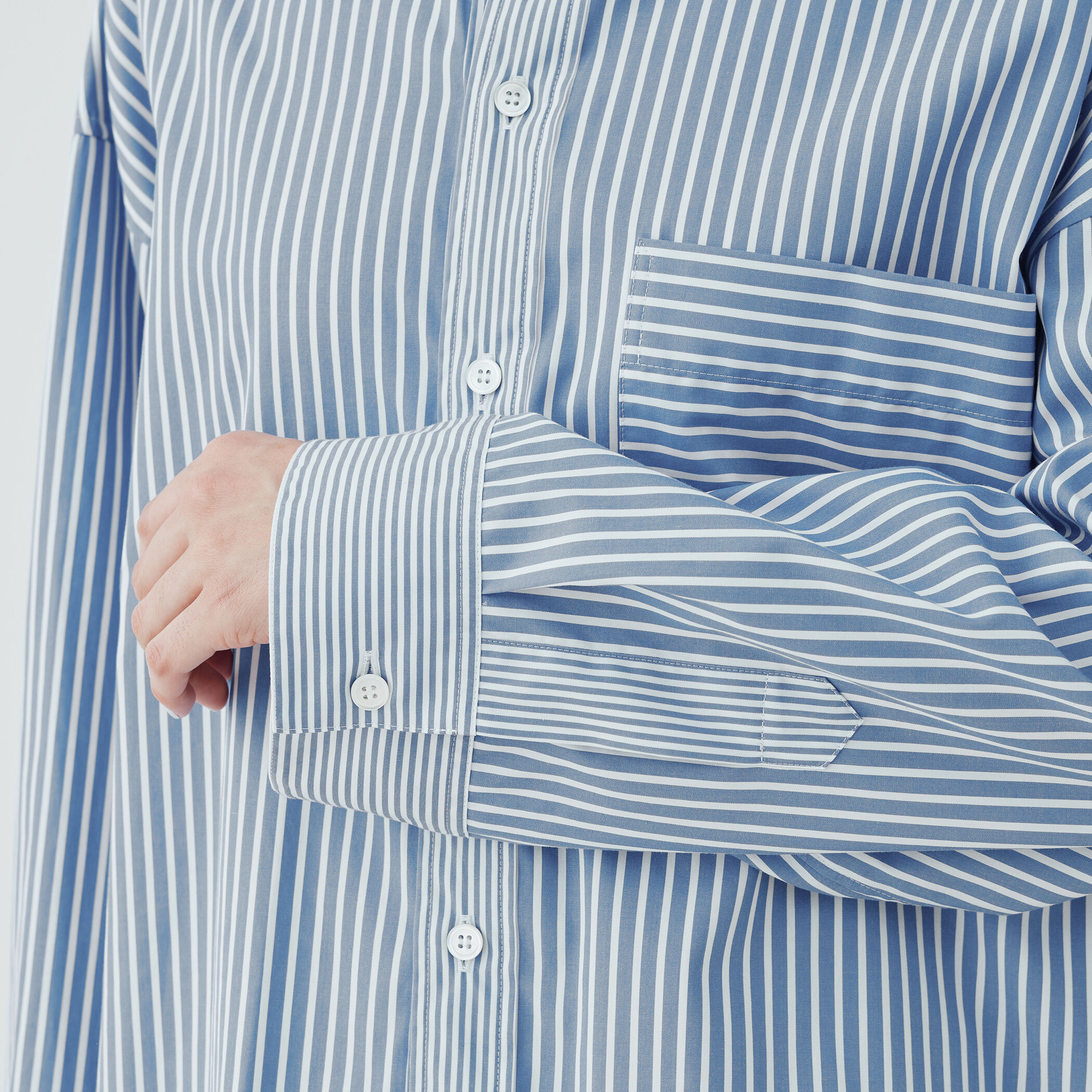 トゥモローランド　リボン付き青白ストライプ長袖シャツ トゥモロ ランド リボン付き青白ストライプ長袖シャツ トゥモロー