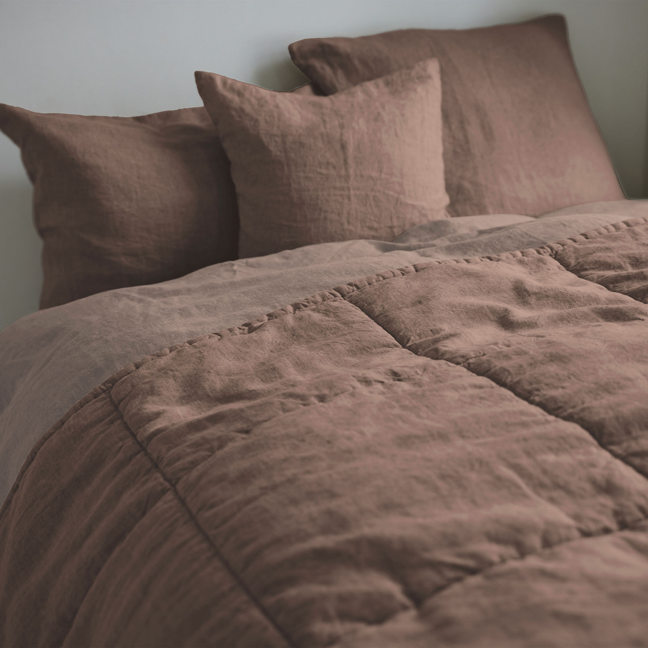 プレーンリネン コンフォーターキルト（クイーン）｜トゥモローランド