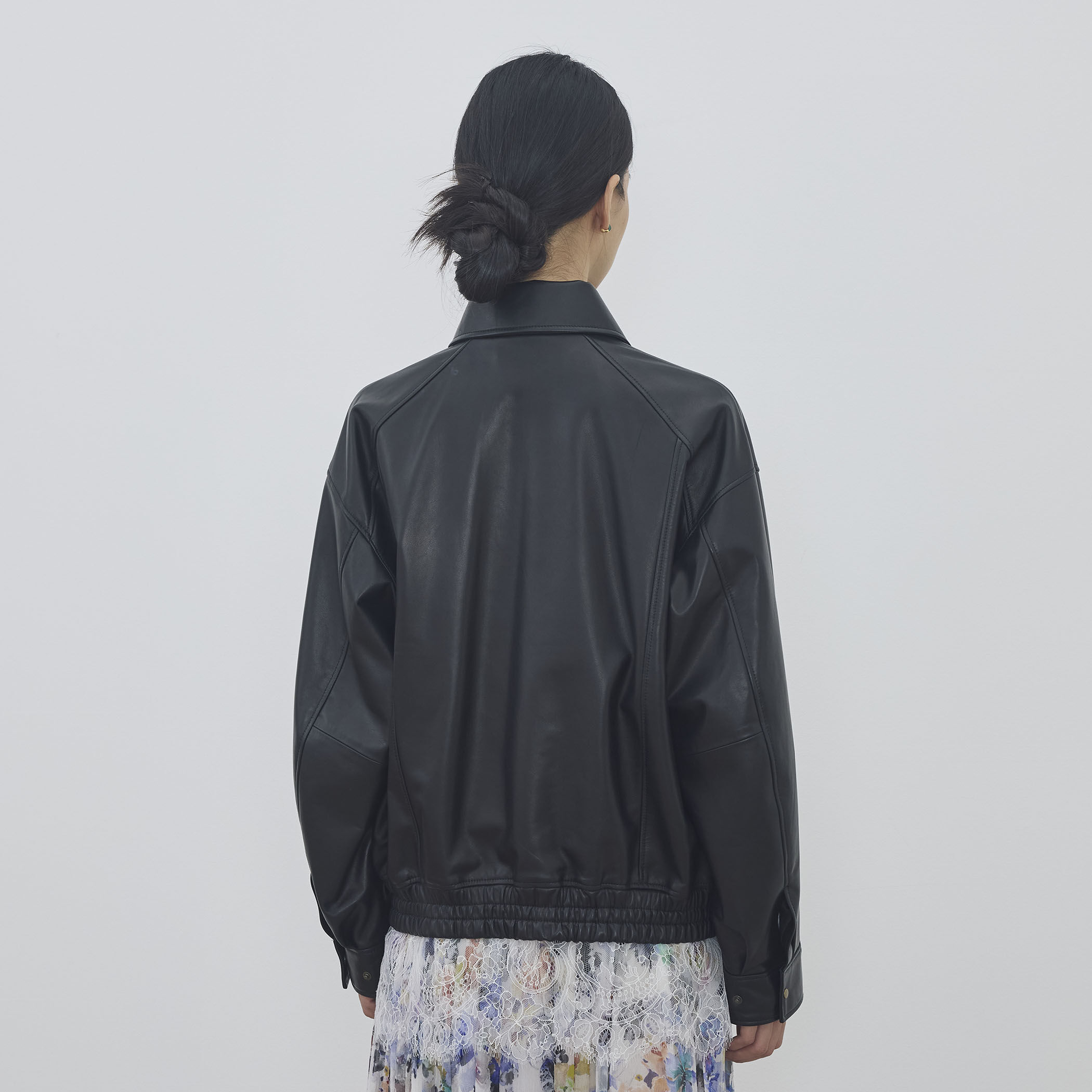 ラムレザー バイカーブルゾン｜トゥモローランド 公式通販