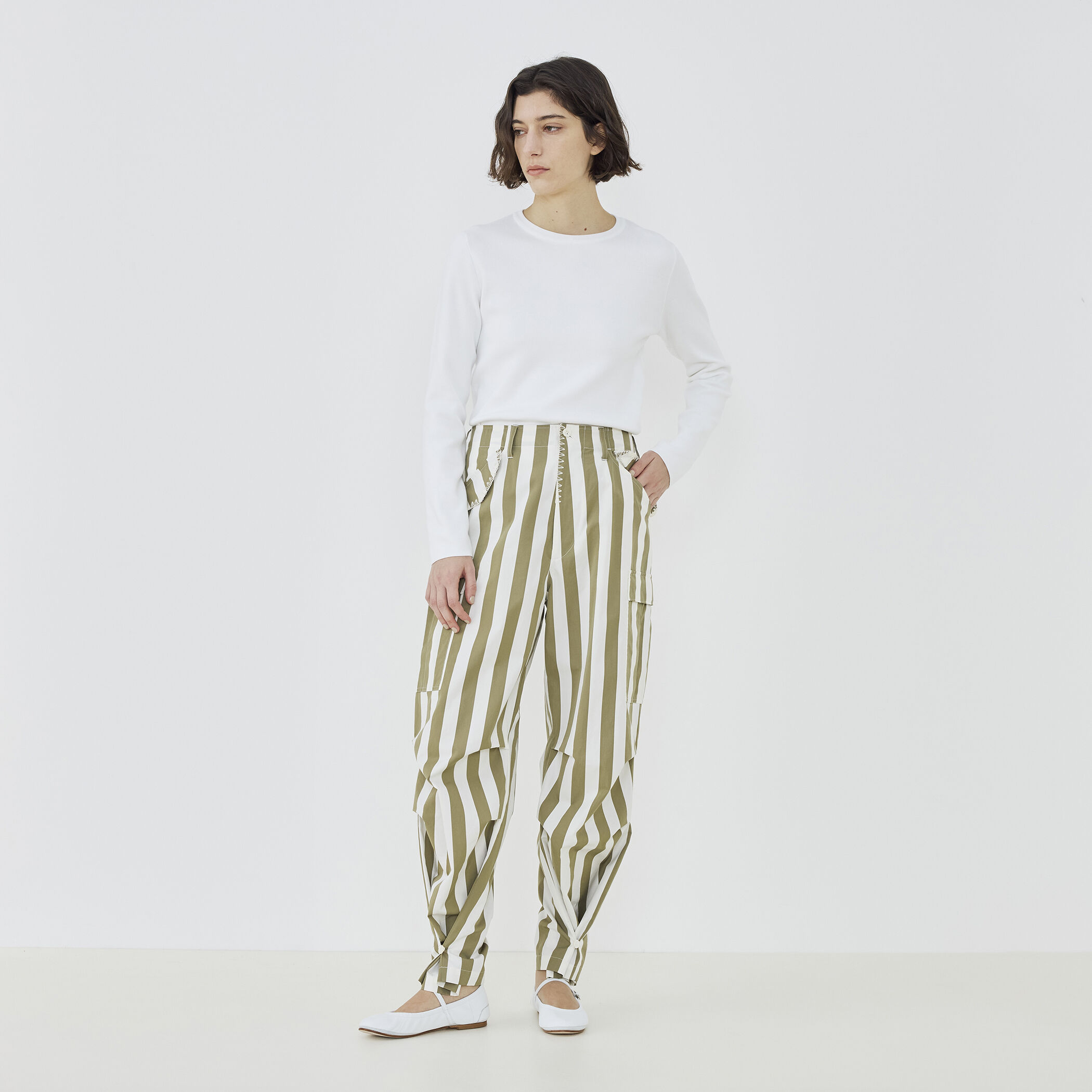 パラソルストライプ フィールドパンツ｜トゥモローランド 公式通販