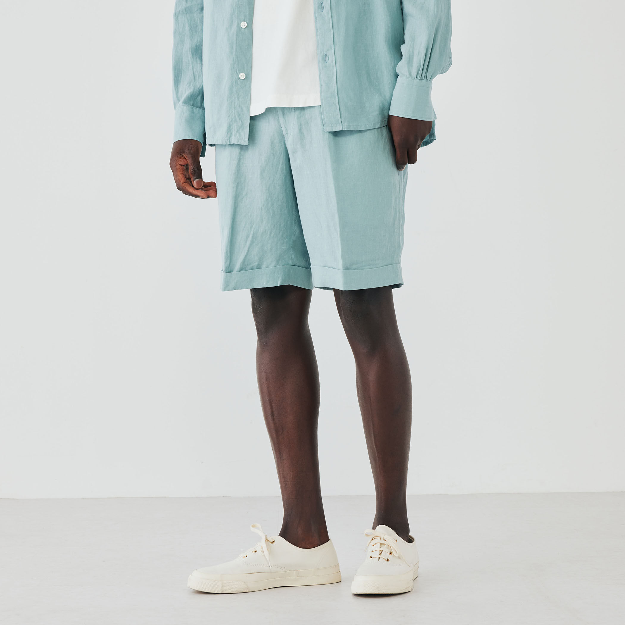 80リネン 2プリーツバミューダショーツ｜トゥモローランド 公式通販