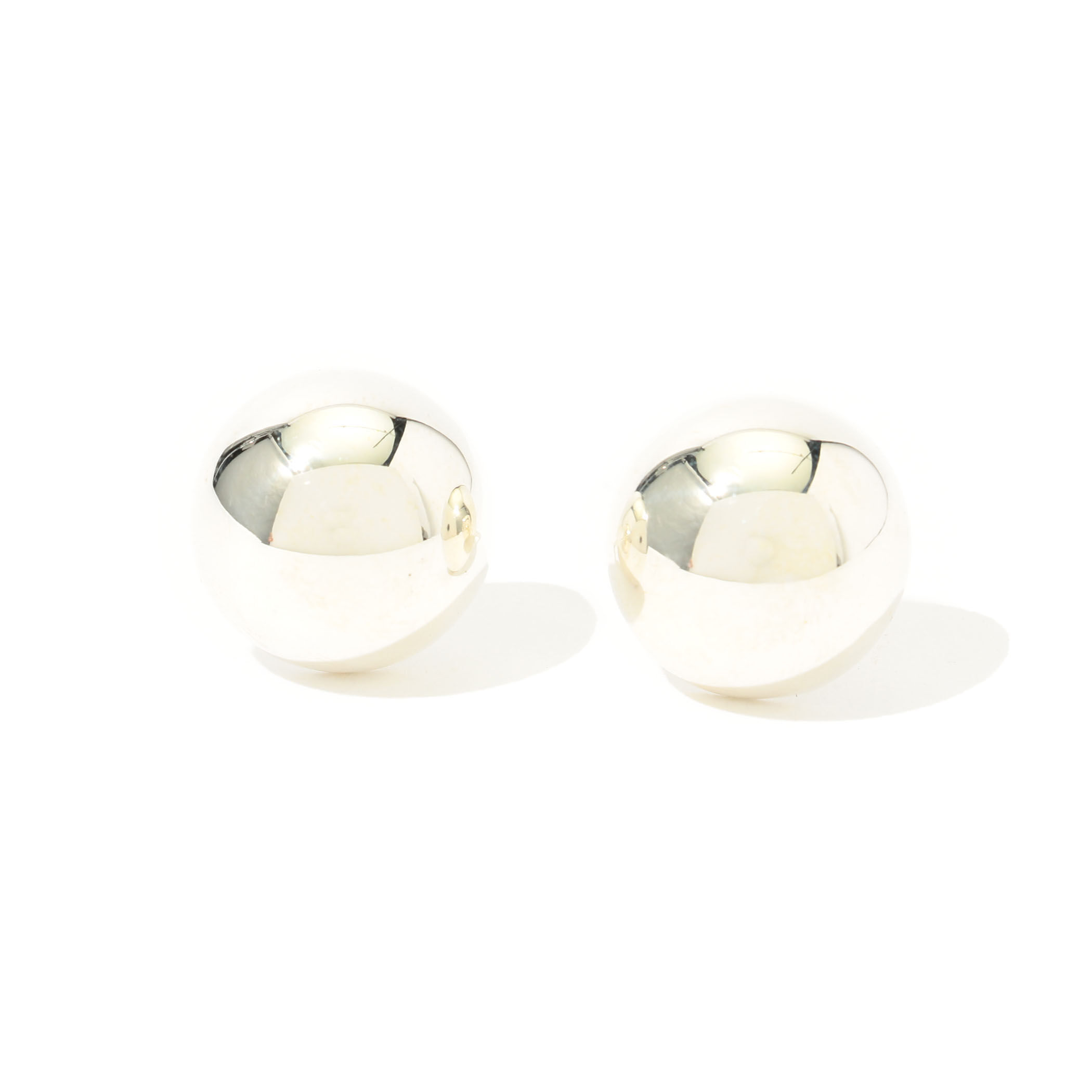 Nina&Jules Mini Ball シルバーピアス｜トゥモローランド 公式通販