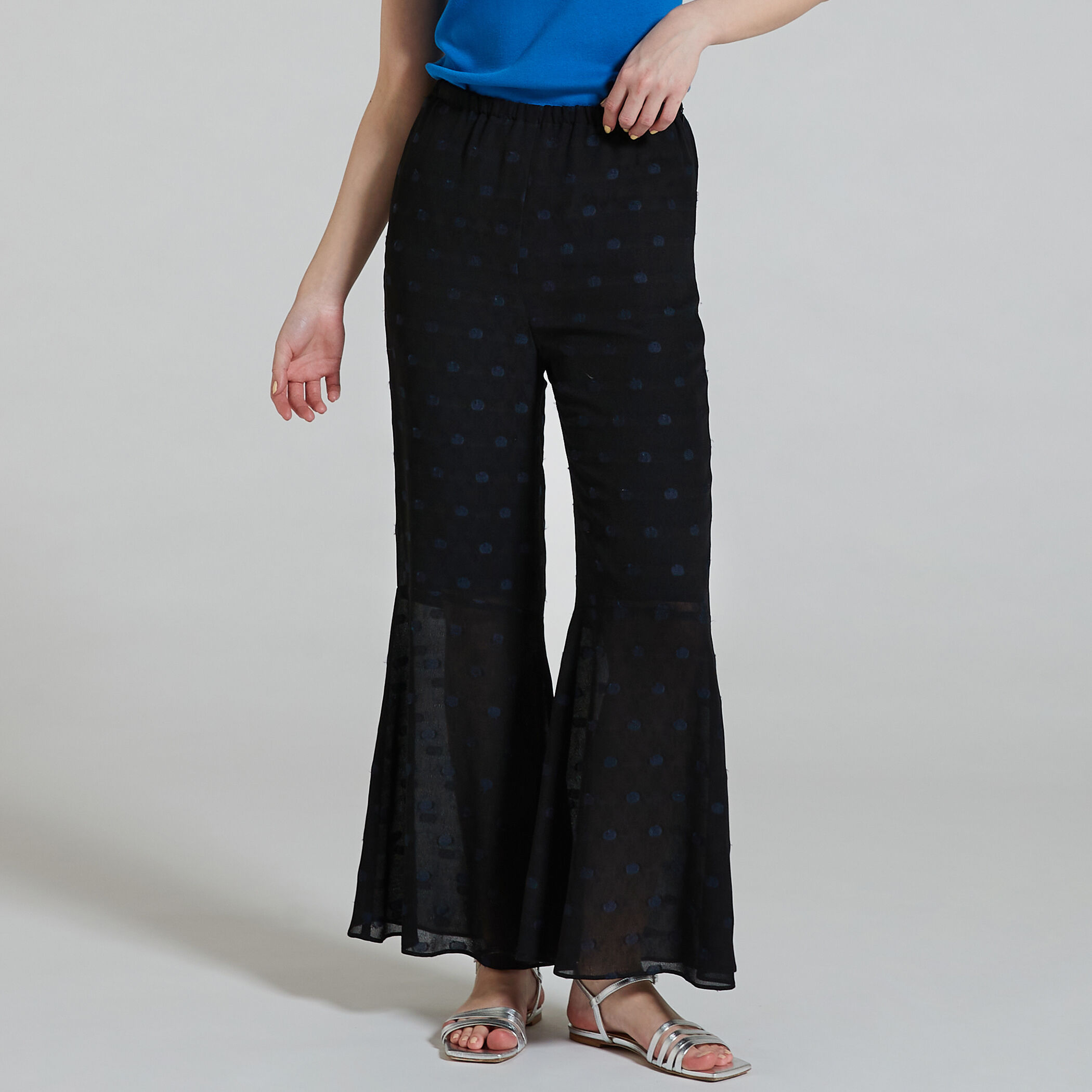 ジャカードドット フレアパンツ｜トゥモローランド 公式通販