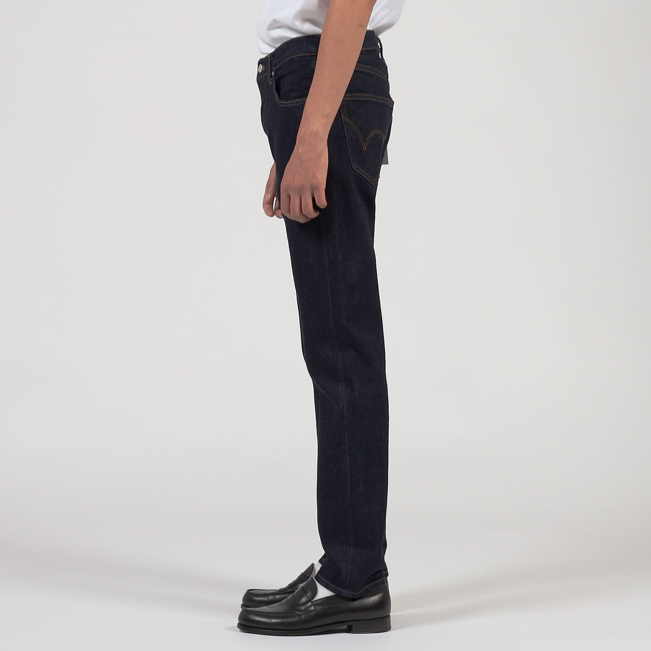 別注】EDWIN SLIM TAPERED ONE WASHED デニムパンツ｜トゥモローランド