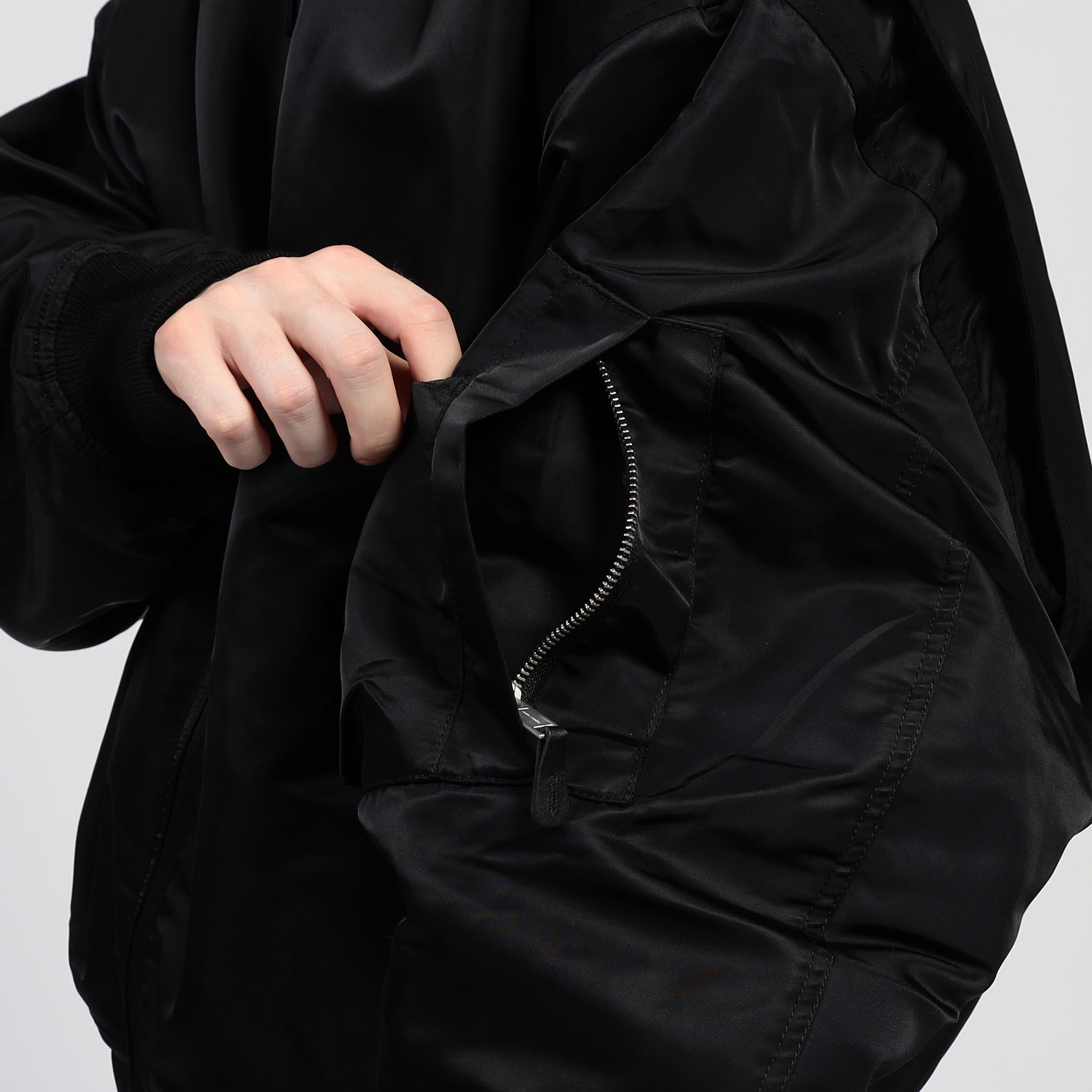 □entire studios BROAD ボンバージャケット｜トゥモローランド 公式通販