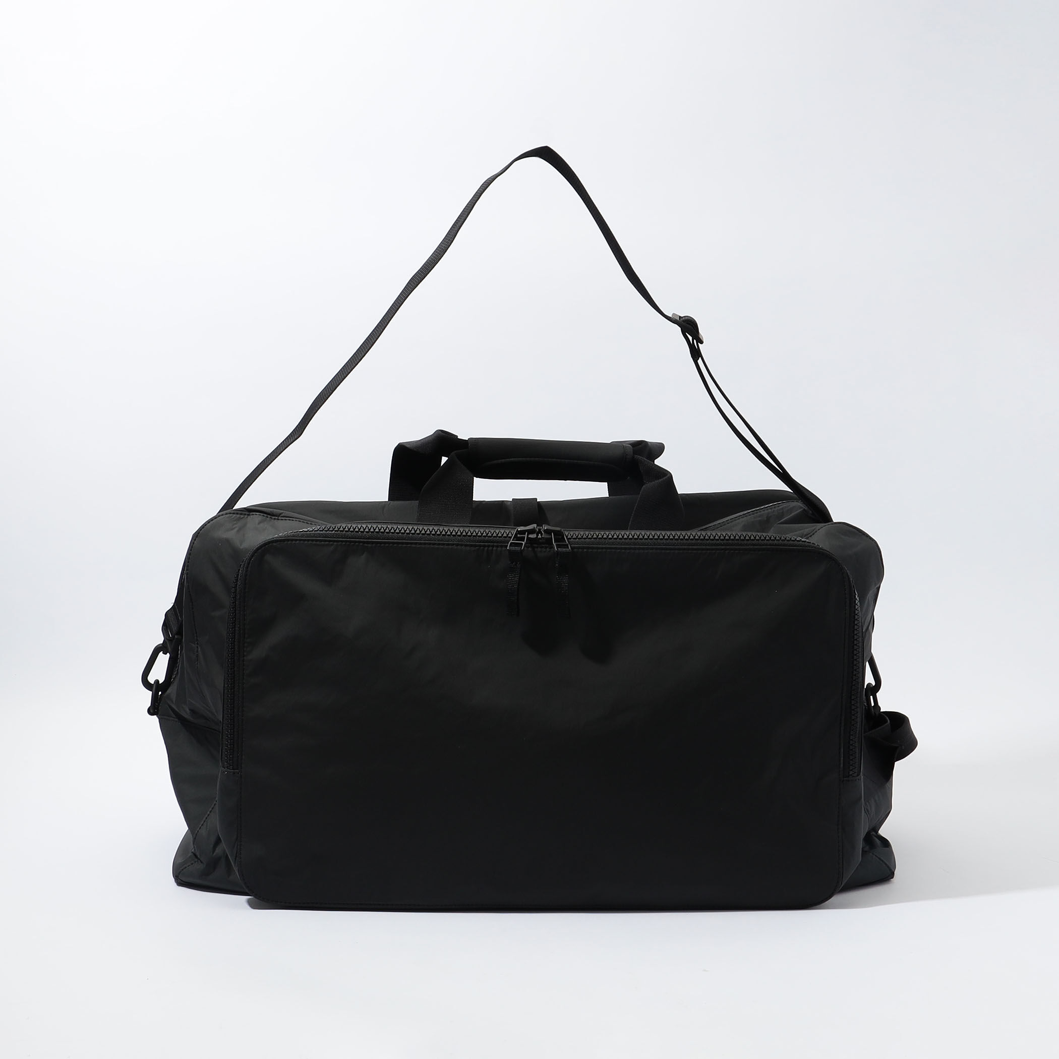 iDEAL OF SWEDEN ◆ バゲットバッグ ブラッククロック＊M LIA ナイロン ラージダッフルバッグ AGAW0470｜トゥモローランド