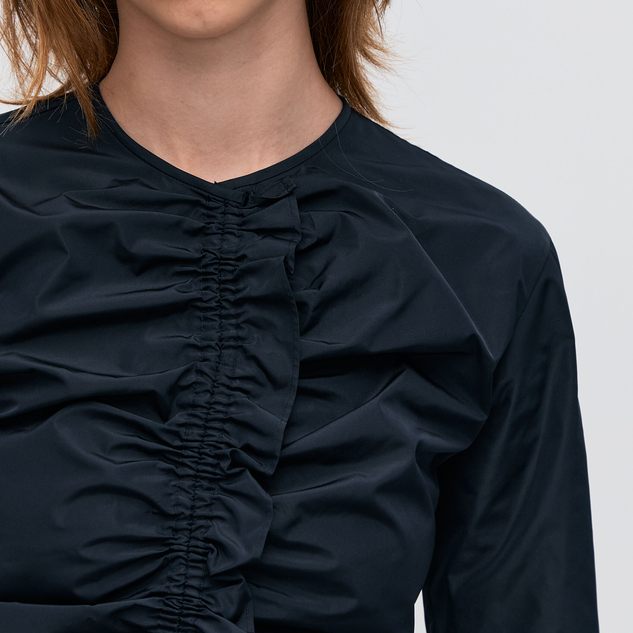 ポリエステルタフタ ギャザードブラウス｜トゥモローランド 公式通販