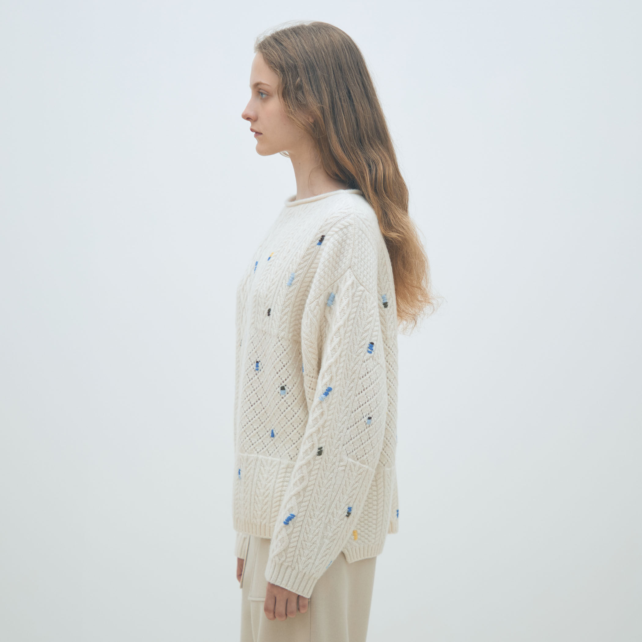 ケーブルエンブロイダリー ボートネックプルオーバー