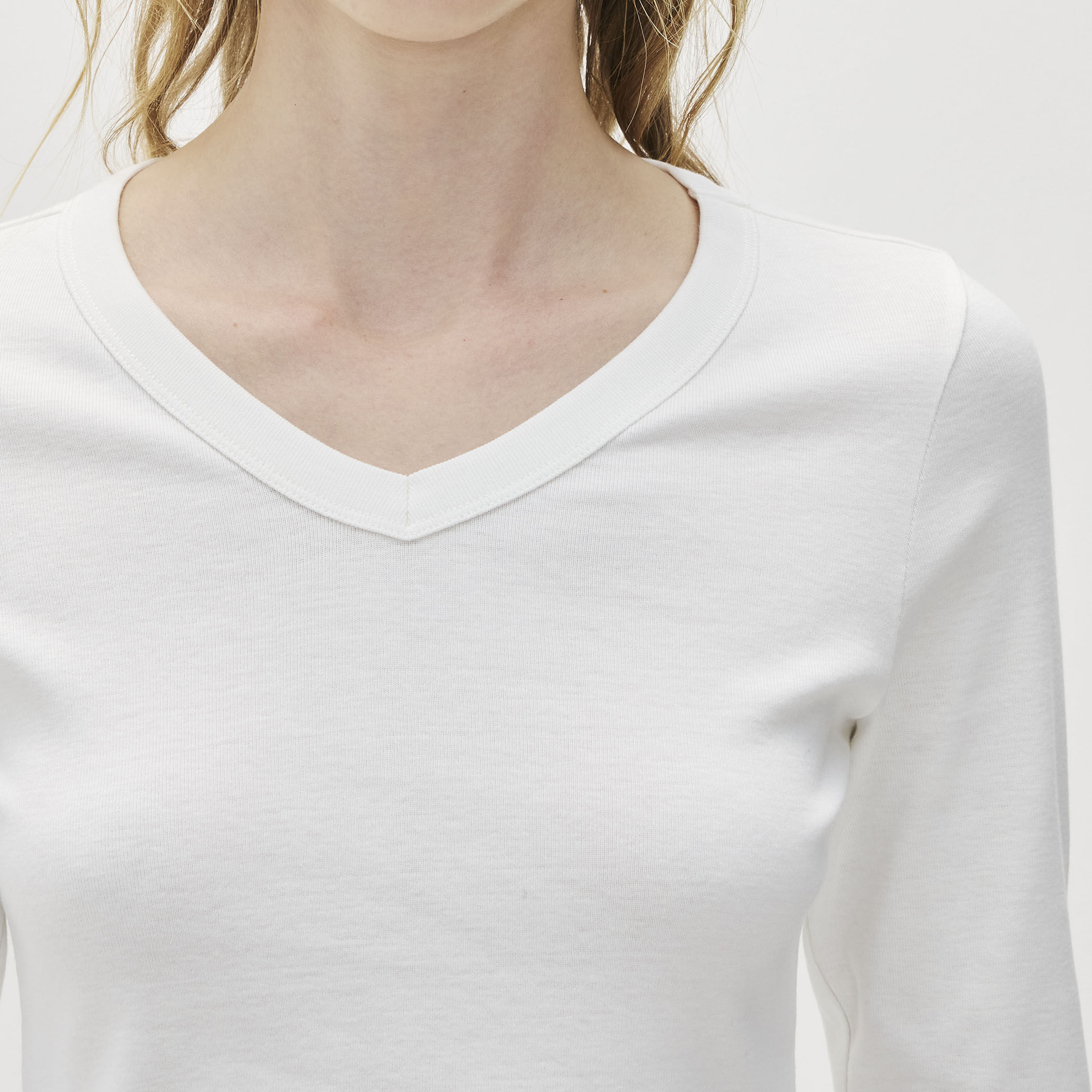 FLORE FLORE JILL コットン VネックロングスリーブTシャツ