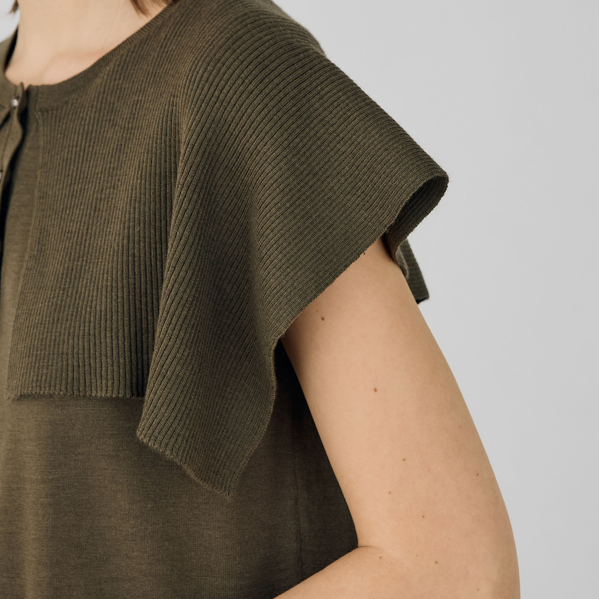 ウーステッドウール ケーププルオーバー｜トゥモローランド 公式通販