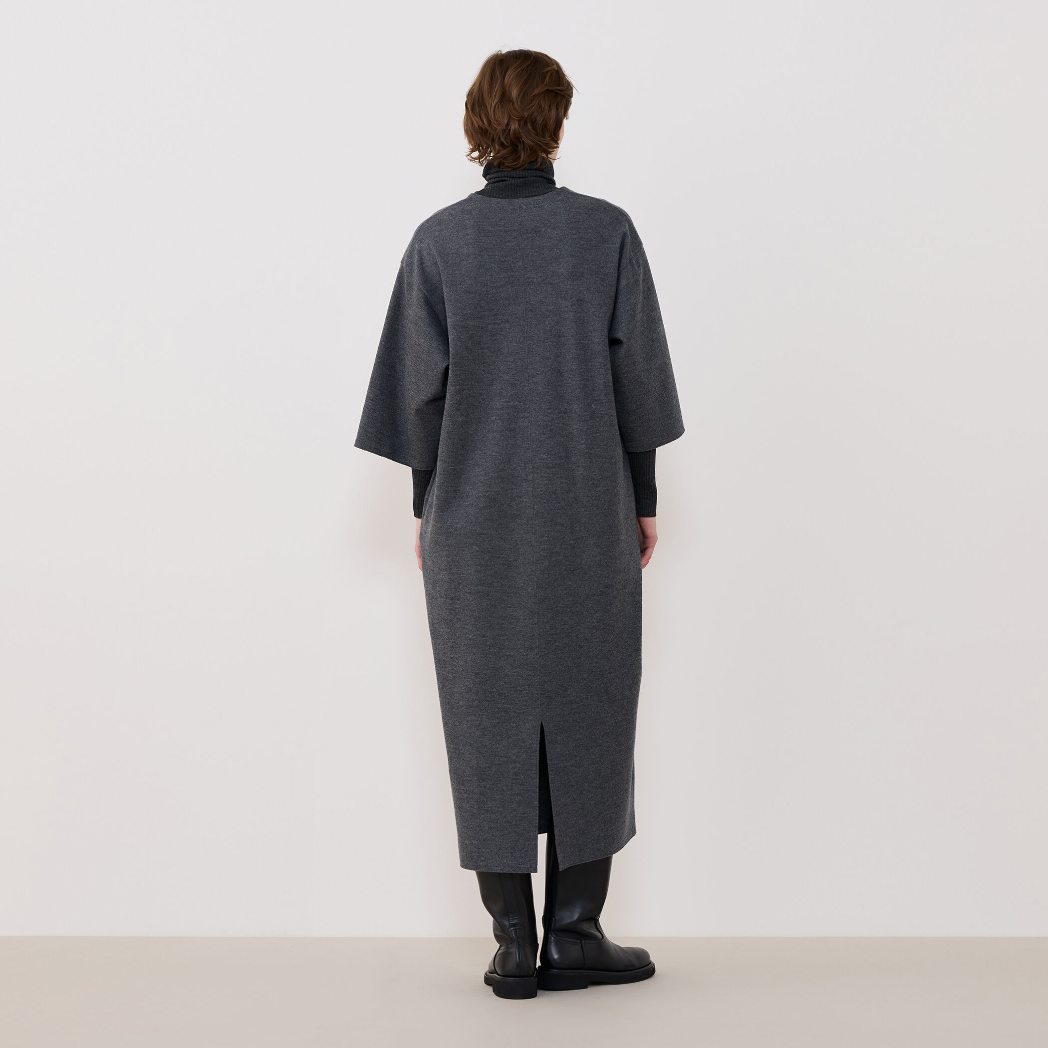 ミルドスムース Vネックワンピース｜トゥモローランド 公式通販