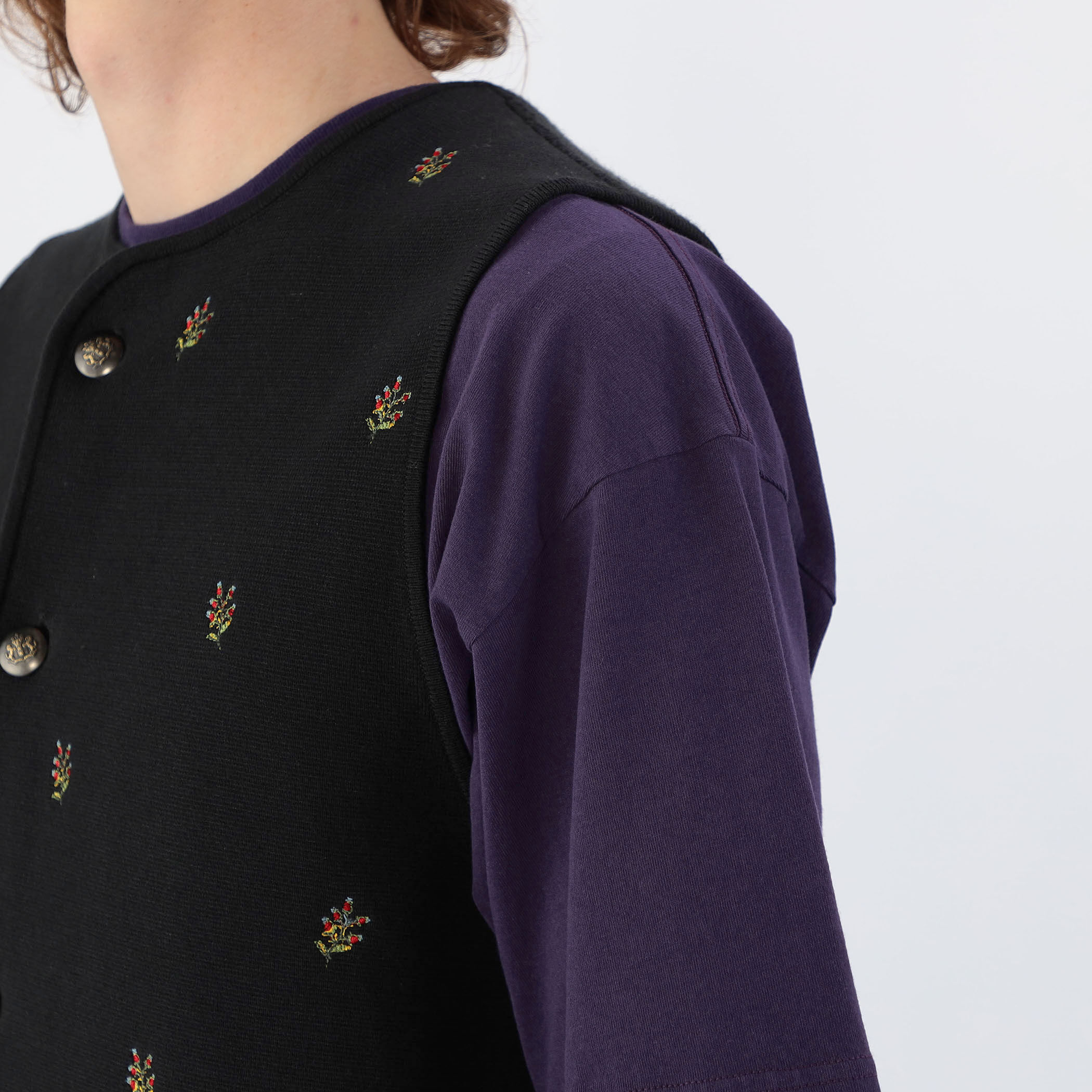 CABaN コットンカシミヤ フラワーエンブロイダリー クルーネック