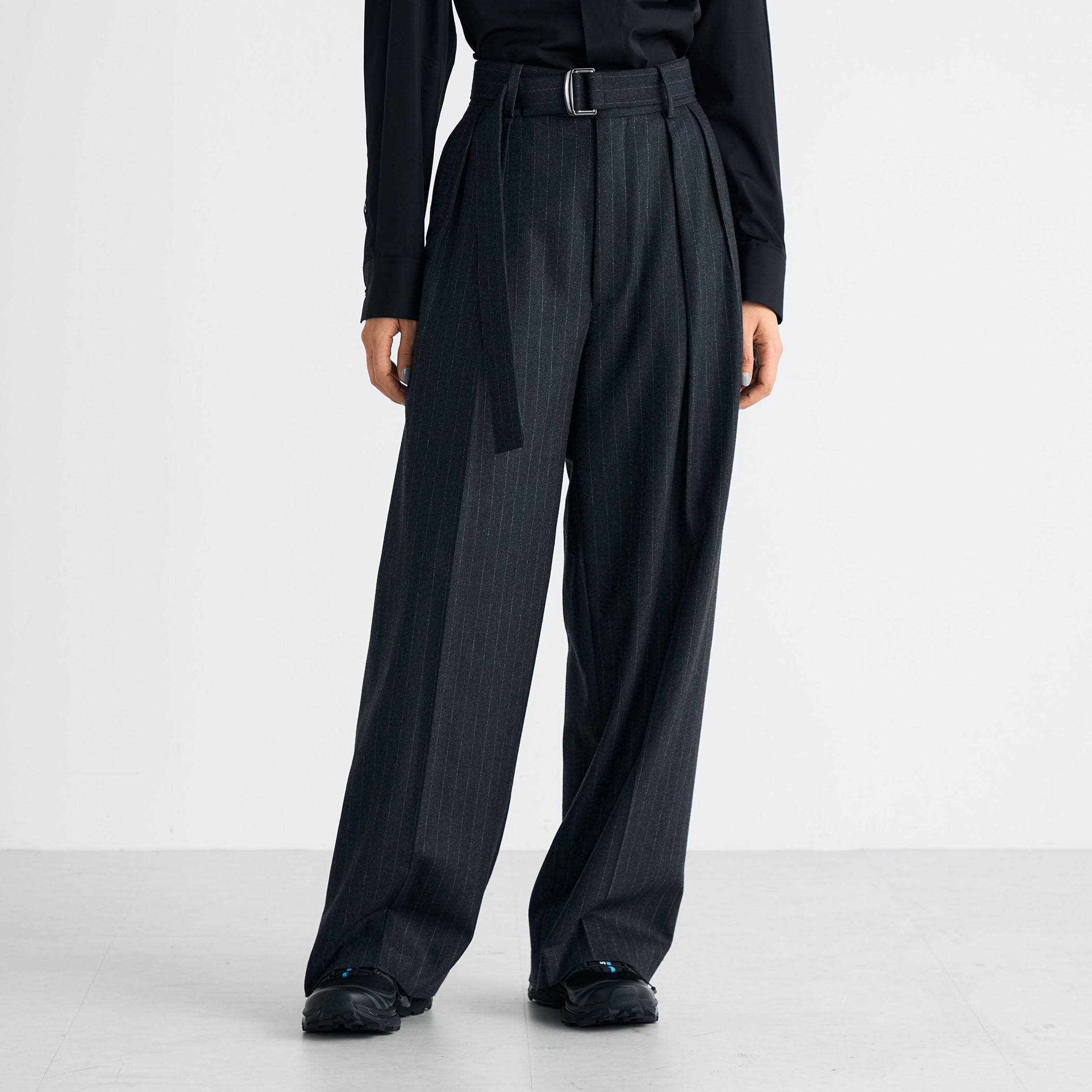 ストレッチフラノ ベルテッドスラックス｜トゥモローランド 公式通販