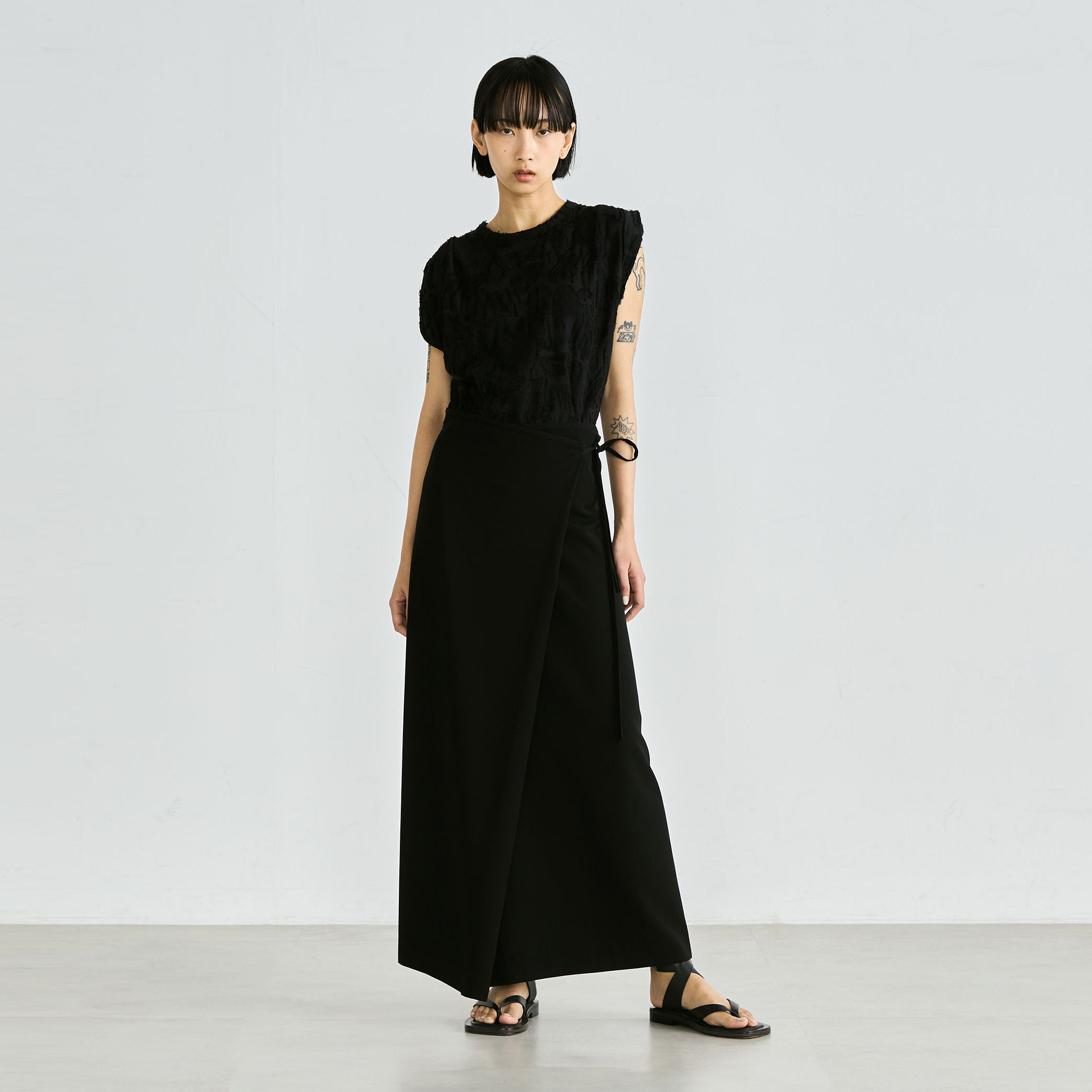 超高品質で人気の バックカットジャカード ノースリーブトップス トップス
