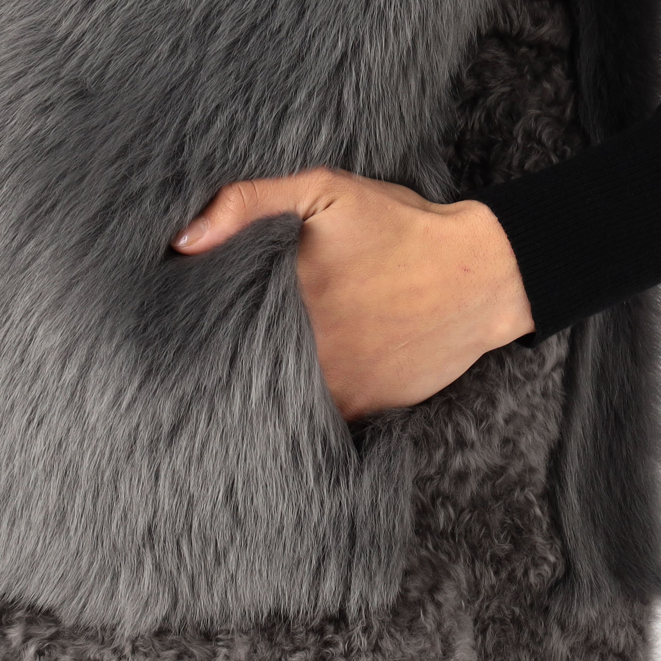 KARL DONOGHUE MIDI ムートンジレ｜トゥモローランド 公式通販