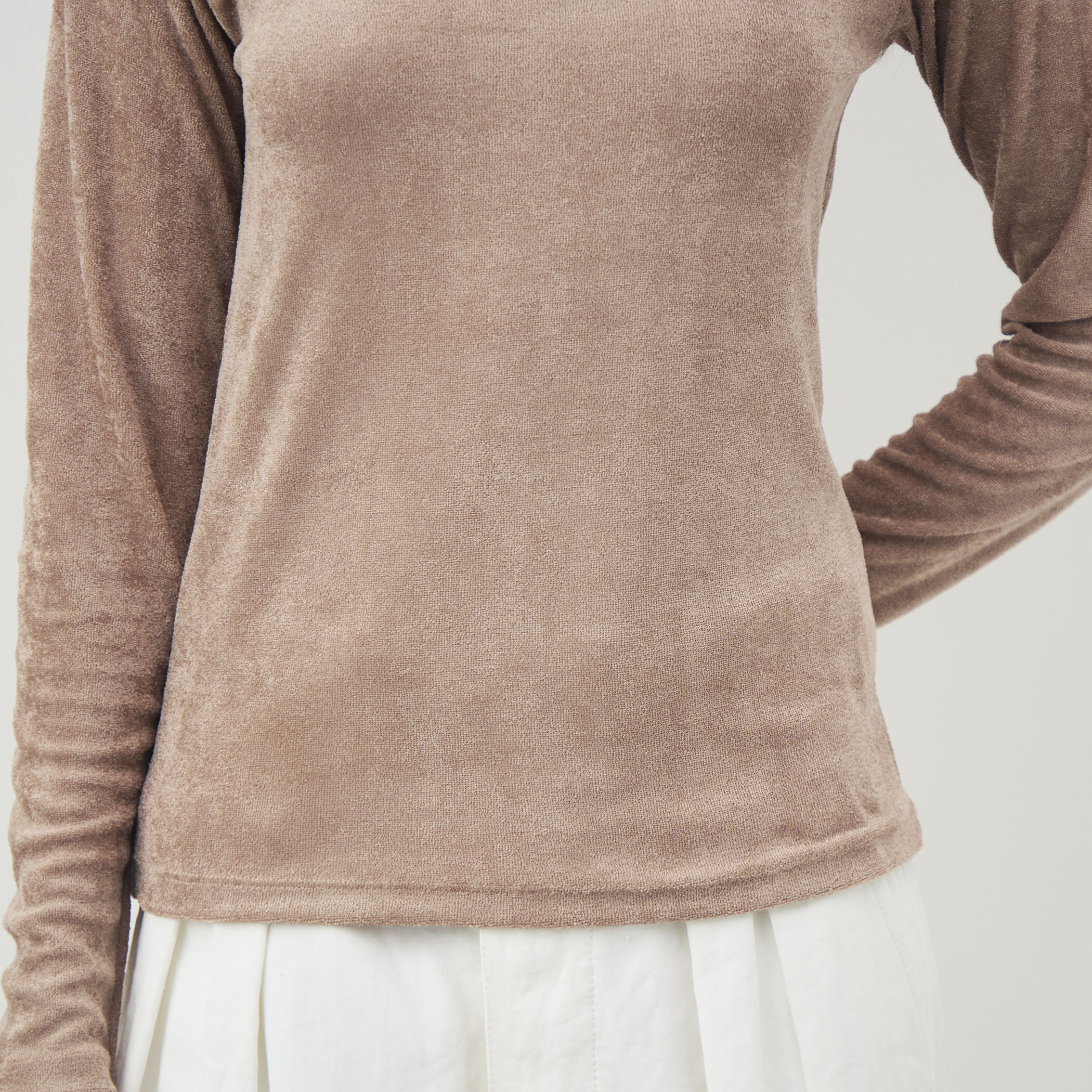 BASERANGE ベロア ロングスリーブプルオーバー｜トゥモローランド 公式通販