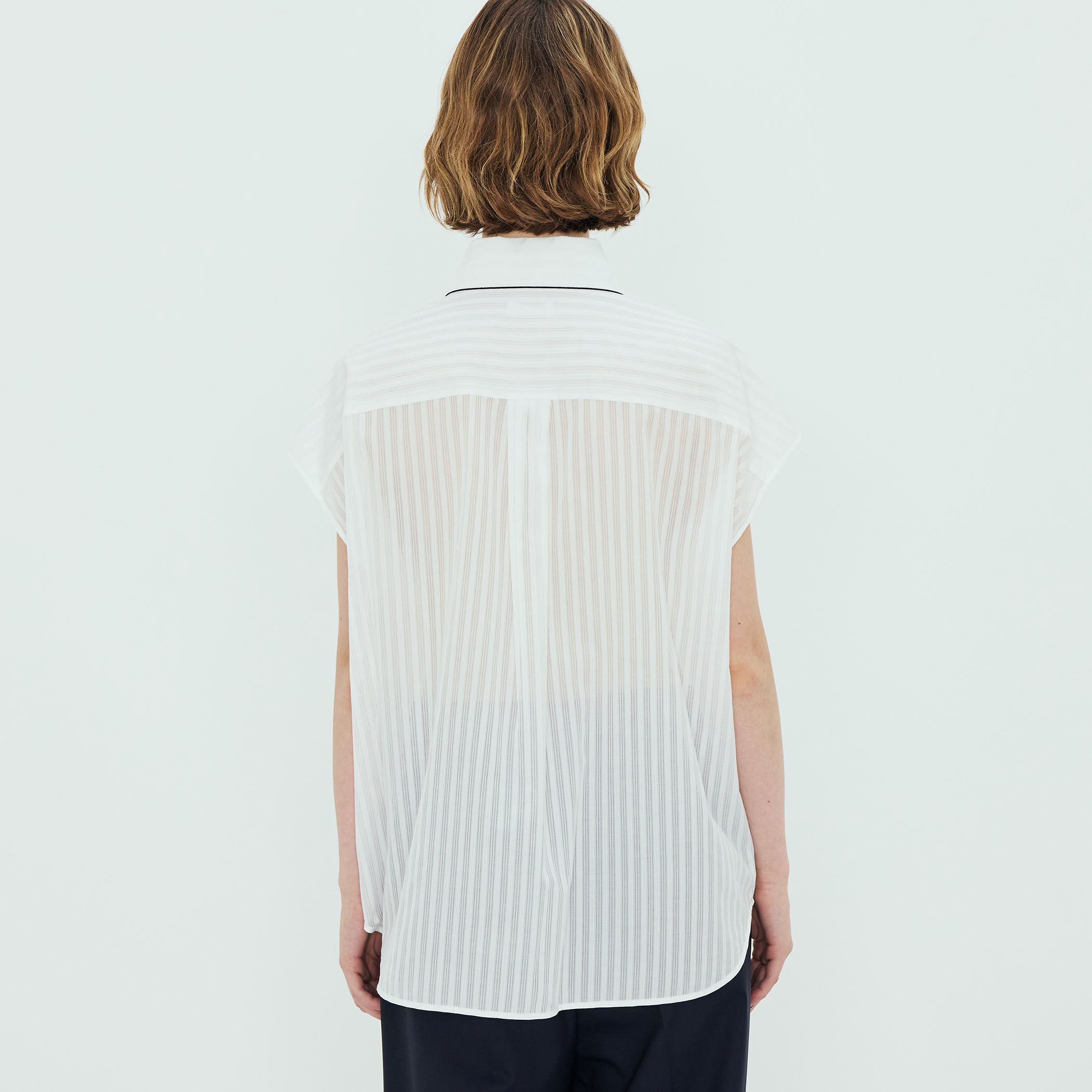 【新品未使用】archivio ノースリーブシャツ 黒/白 新品未使用】archivio ノースリーブシャツ 黒/白 新品未使用】archivio