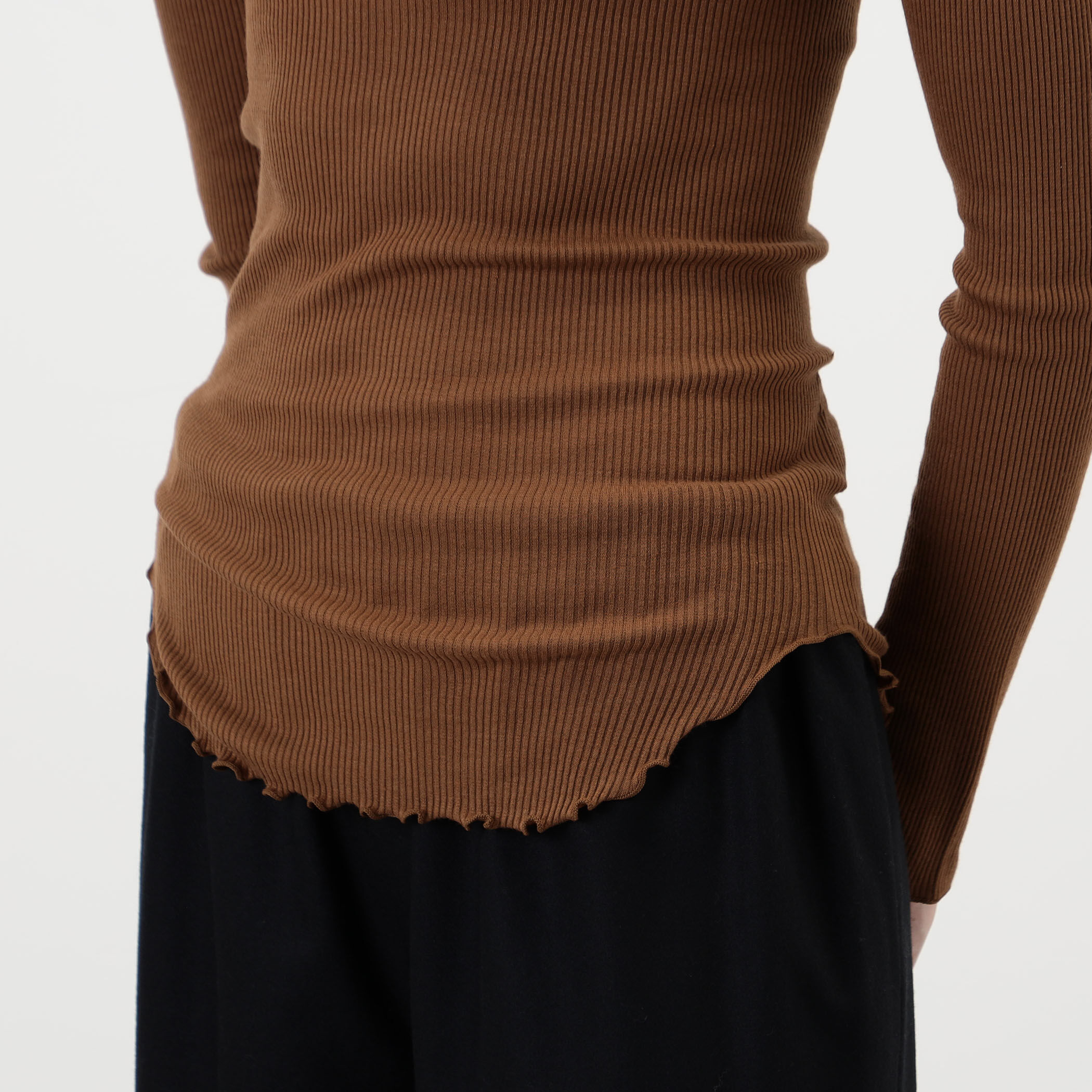 HAKUJI Wool rib ハイネックプルオーバー｜トゥモローランド 公式サイト