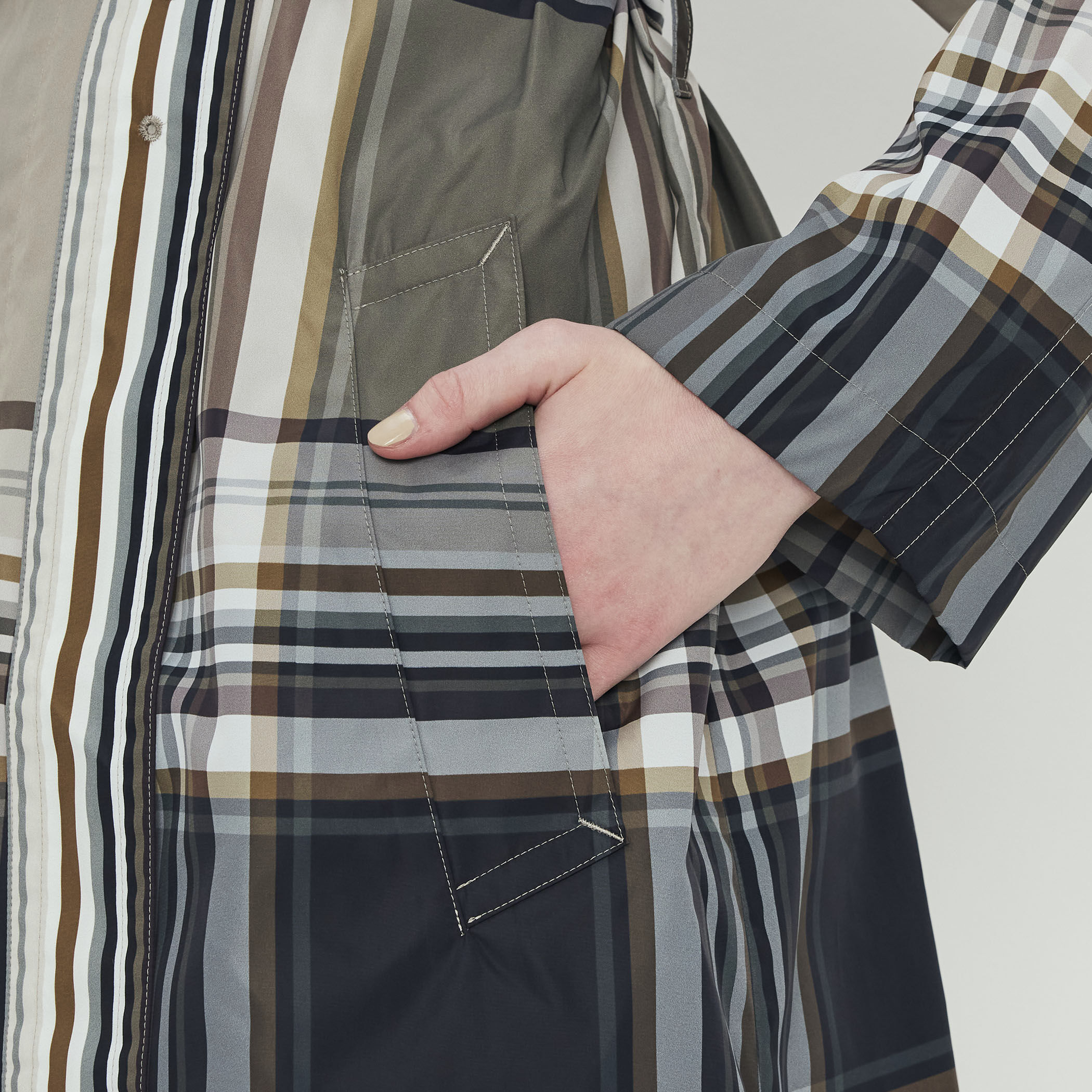 テクニカルナイロン ブロックチェックステンカラーコート