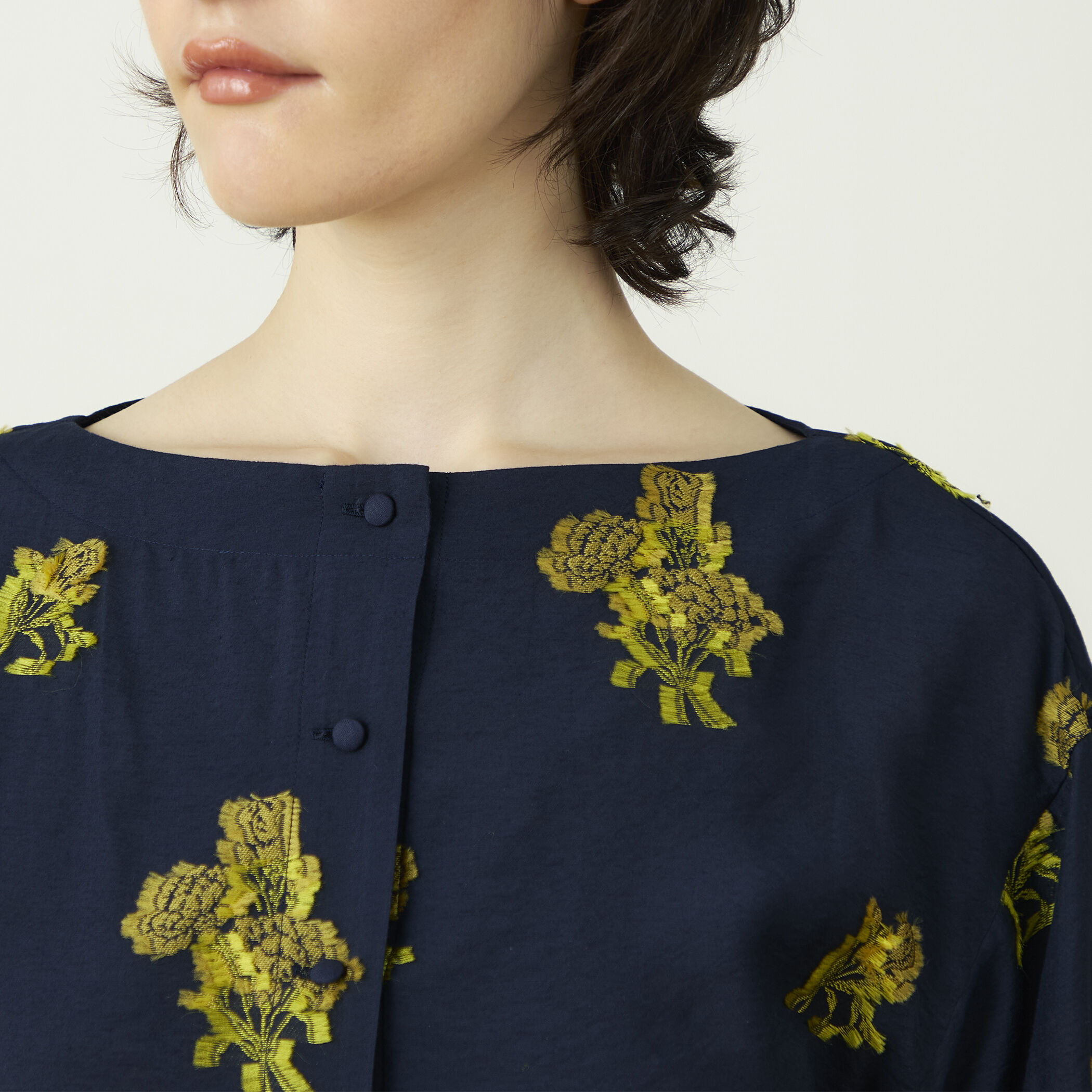 カットジャカード ボートネックブラウス｜トゥモローランド 公式通販