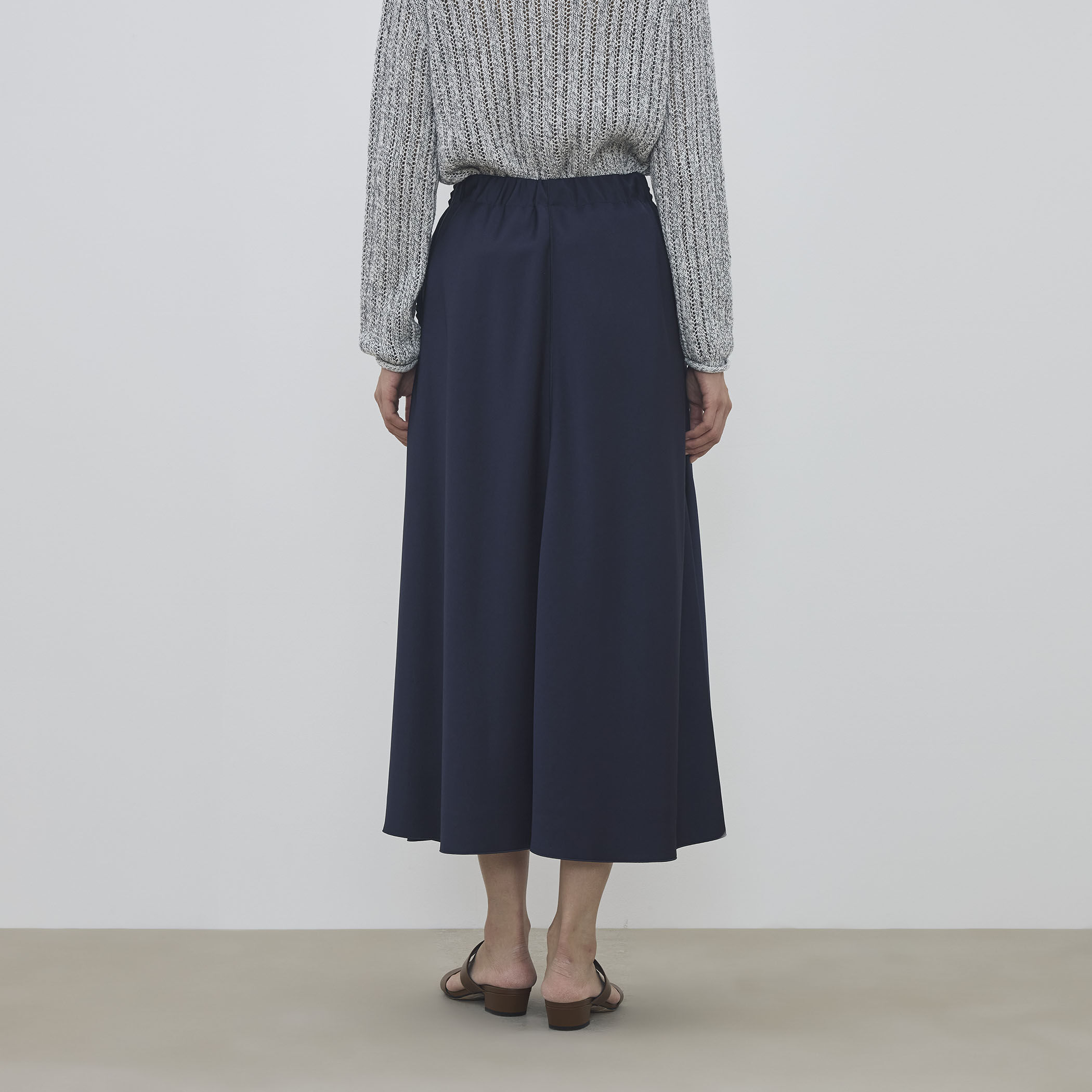 サテンジョーゼット セミマーメイドスカート｜トゥモローランド 公式通販