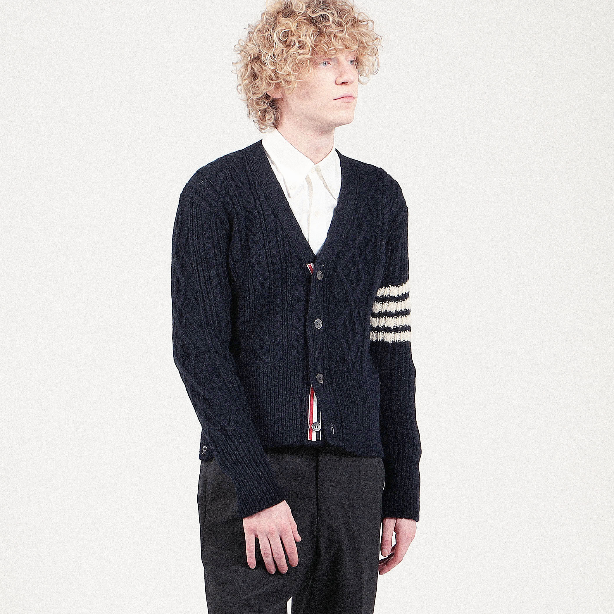 ○THOM BROWNE ARAN CABLE STITCH CARDIGAN｜トゥモローランド 公式通販