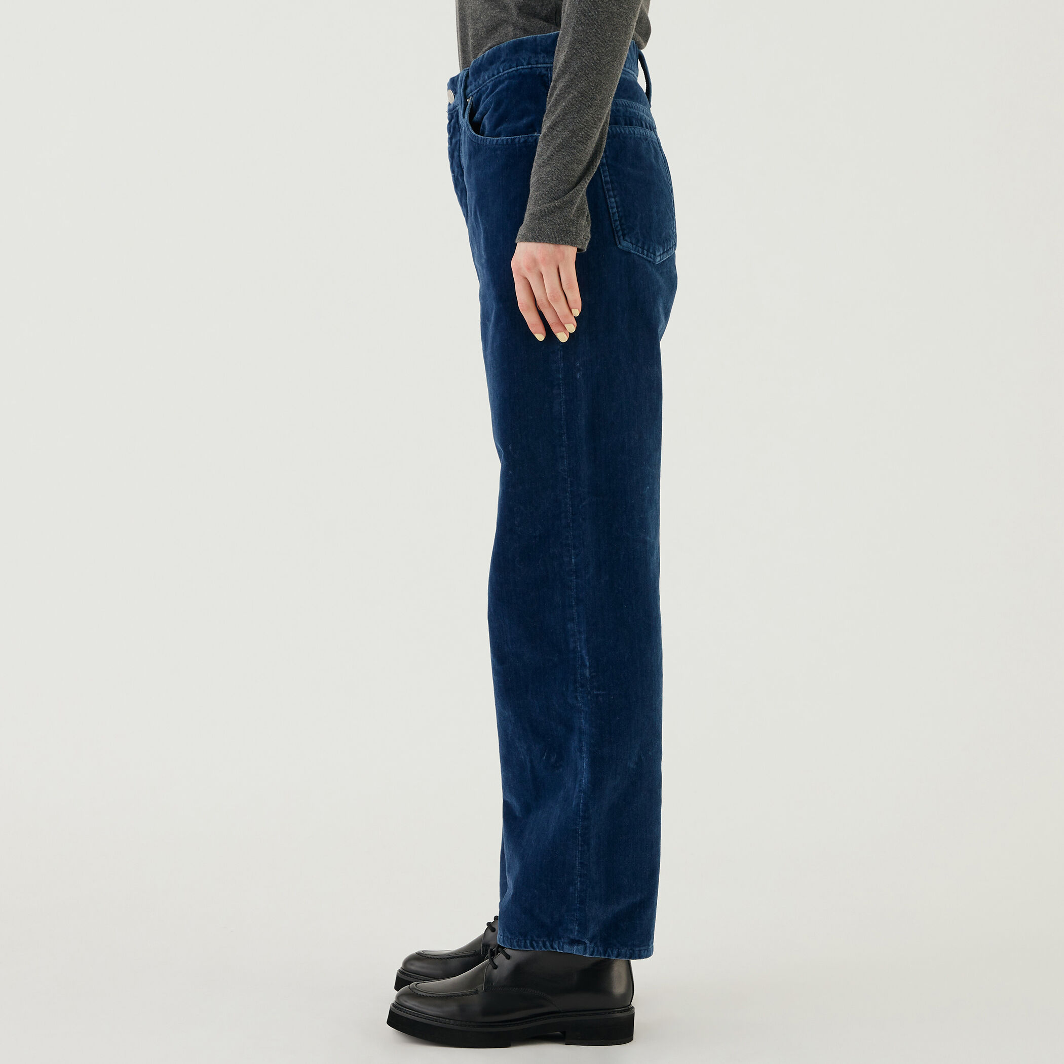 ベルベットインディゴ ストレートパンツ｜トゥモローランド 公式通販