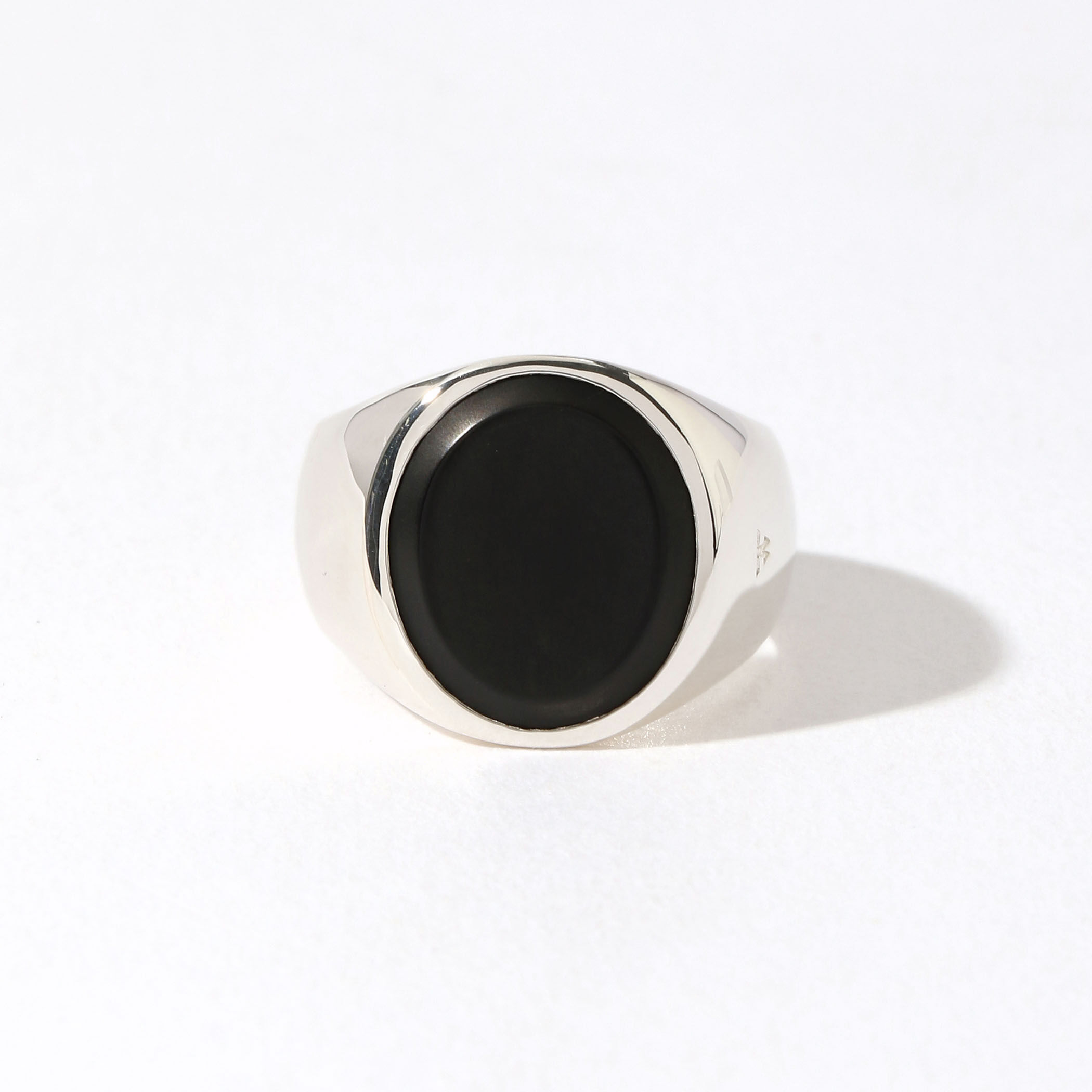 TOM WOOD OVAL BLACK ONYX リング|トゥモローランド 公式通販 TOM WOOD OVAL BLACK ONYX リング|トゥモローランド 公式通販