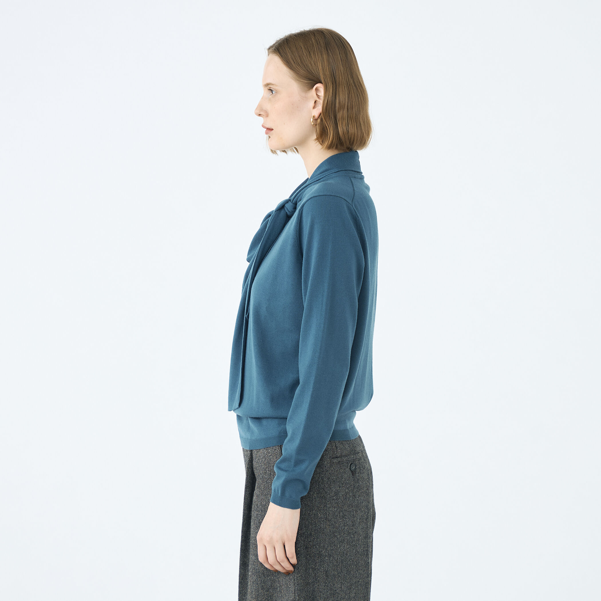 スーパーエクストラファインウール ボウタイプルオーバー