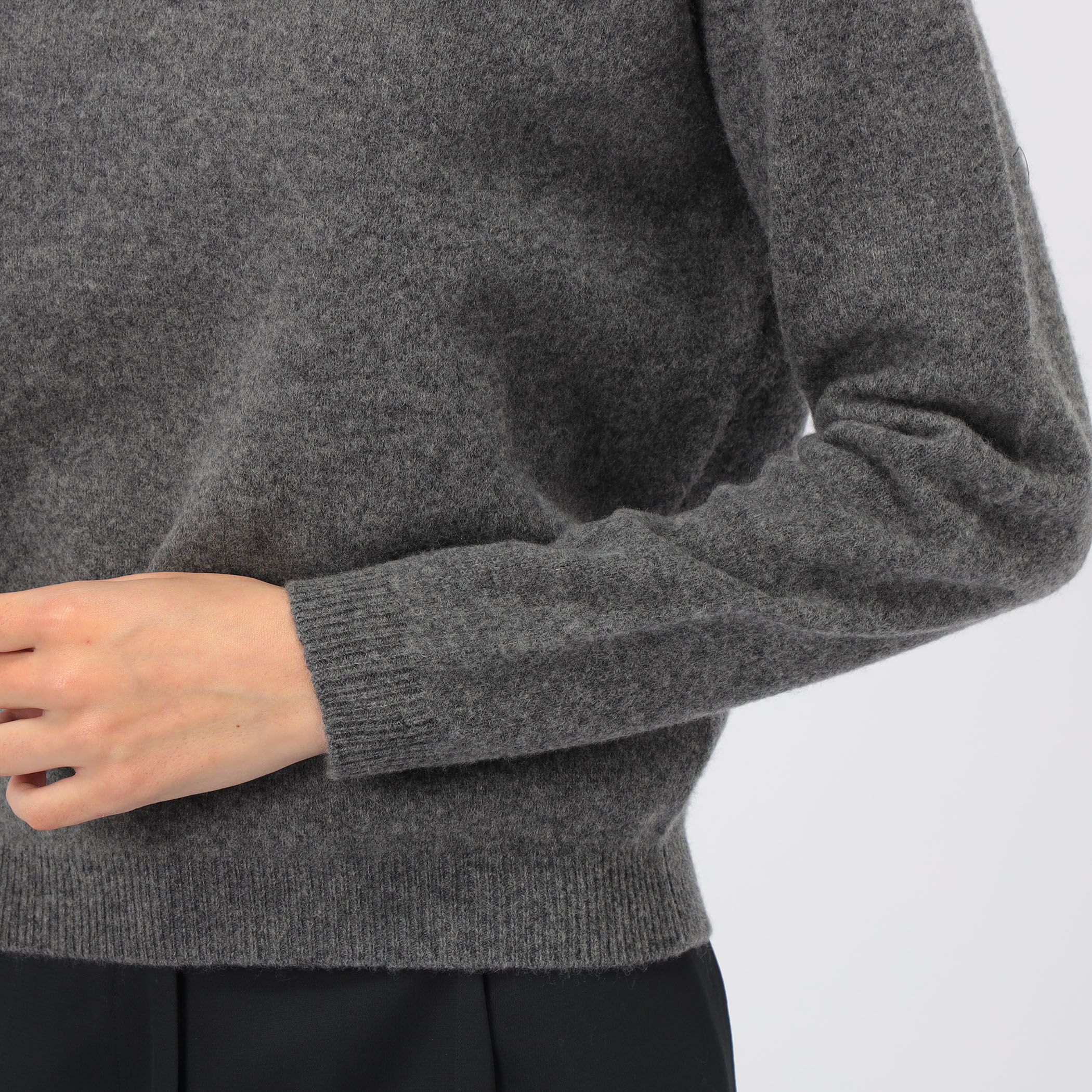 ウルトラファインウール クルーネックプルオーバー｜トゥモローランド