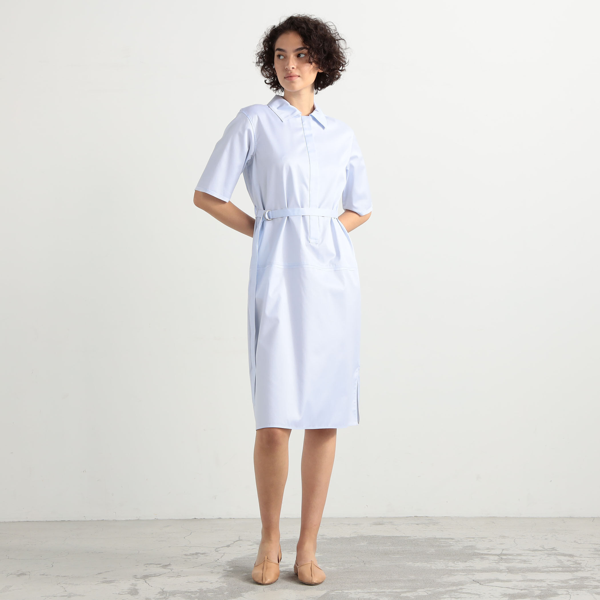 コットンツイル ベルテッドシャツワンピース｜トゥモローランド 公式通販