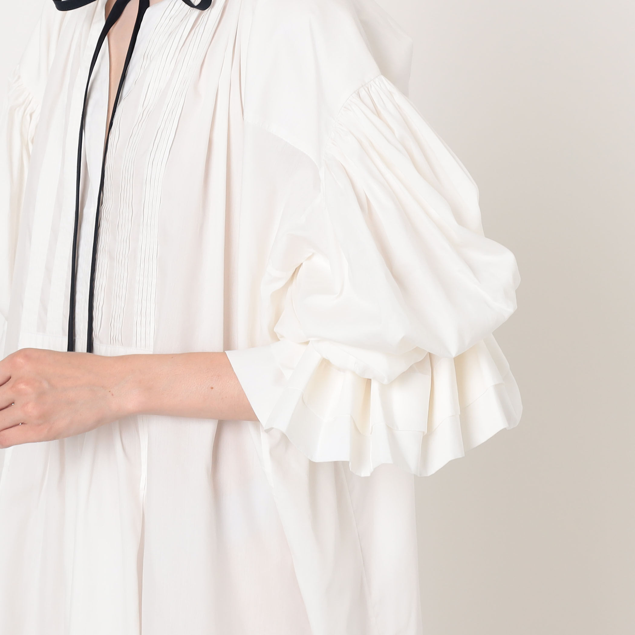 Les Vacances D'Irina FAVIGNANA DRESS ボリュームスリーブドレス