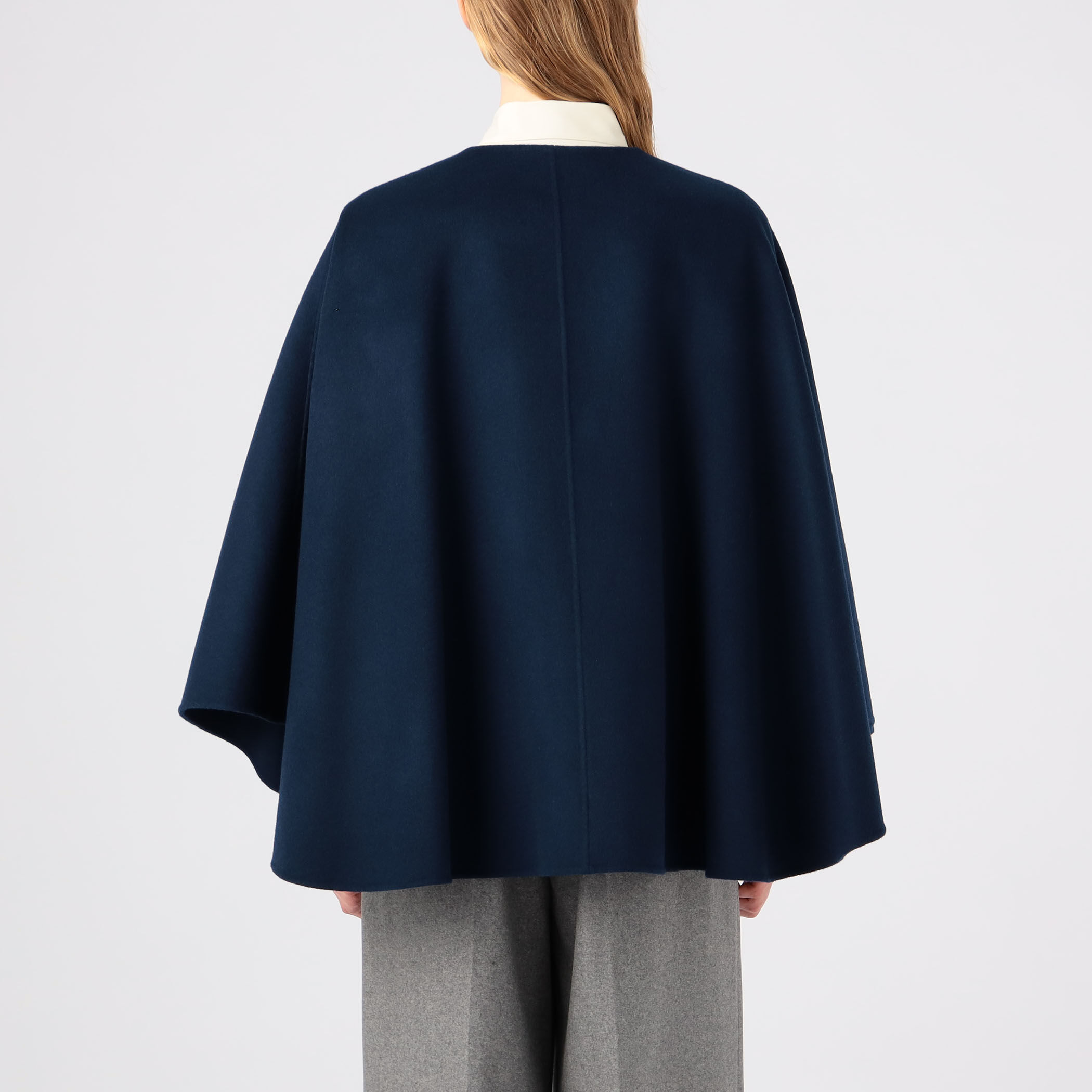 極美品 TOMORROWLAND ポンチョコート カシミア混 　ネイビー 極美品 TOMORROWLAND ポンチョコート カシミア混 ネイビー