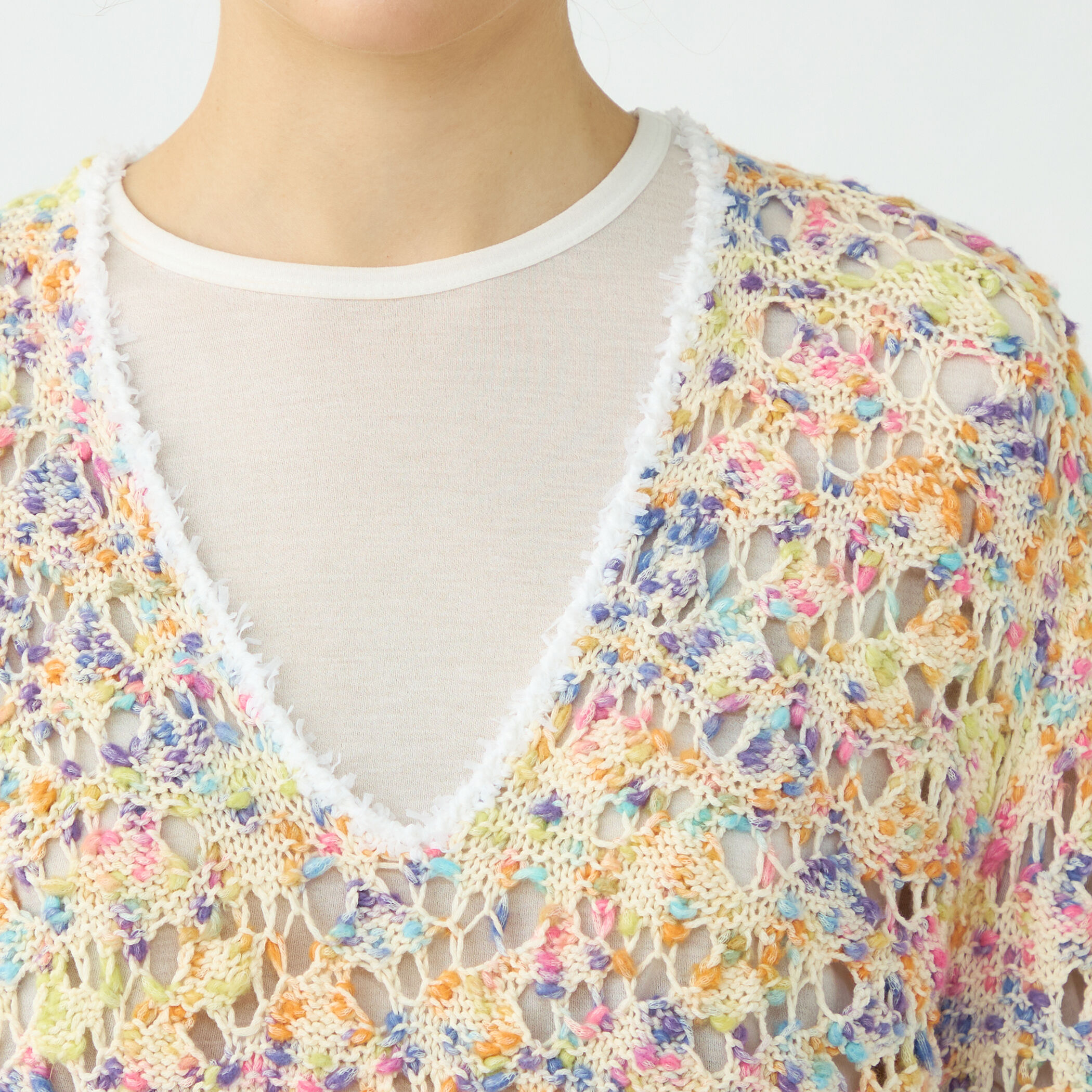 マテリアルカラーミックス Vネックプルオーバー｜トゥモローランド