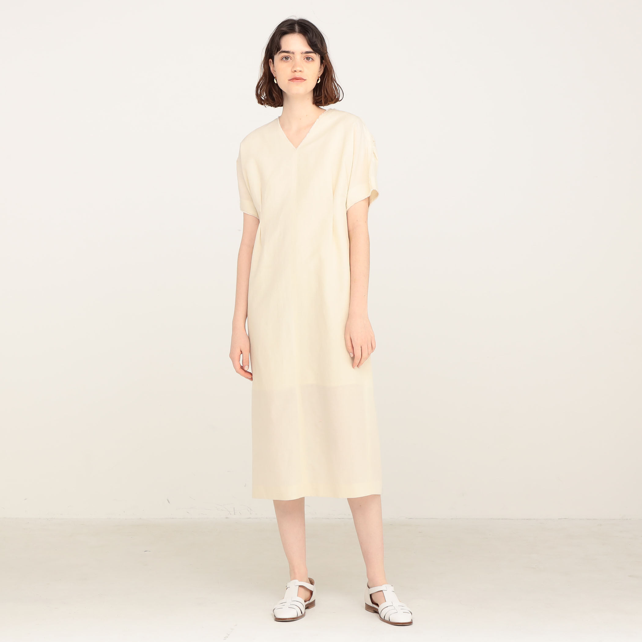 リネンコットンムーブ Vネックワンピース｜トゥモローランド