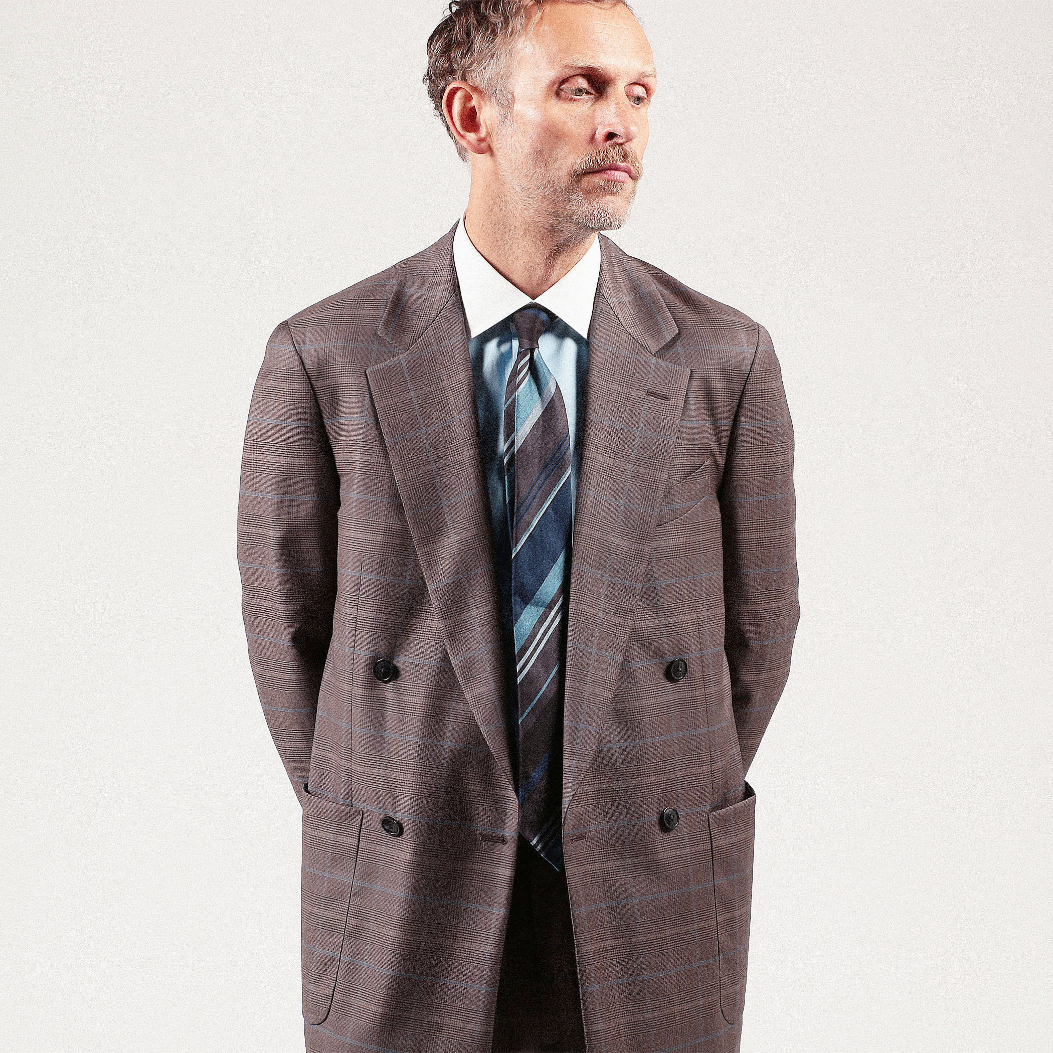 トゥモローランド pilgrim セットアップ 4Bダブルブレステッドスーツ ストレッチウール 4Bダブルブレステッドスーツ Dormeuil