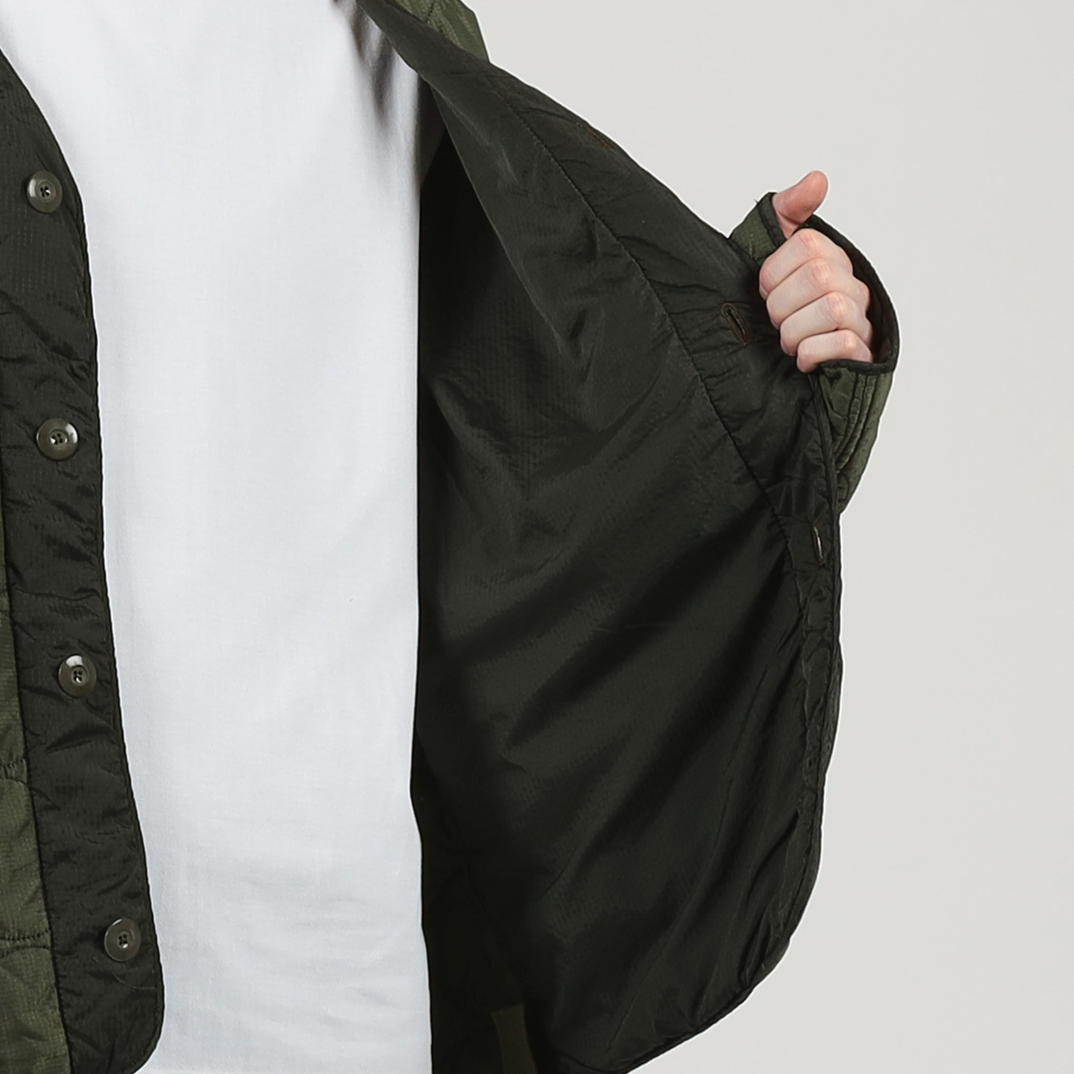 ［試着のみ］OAMC DOT PEACEMAKER LINER XS OAMCが真っ赤なドット刺繍のライナー発売、背面にPEACEMAKERロゴ