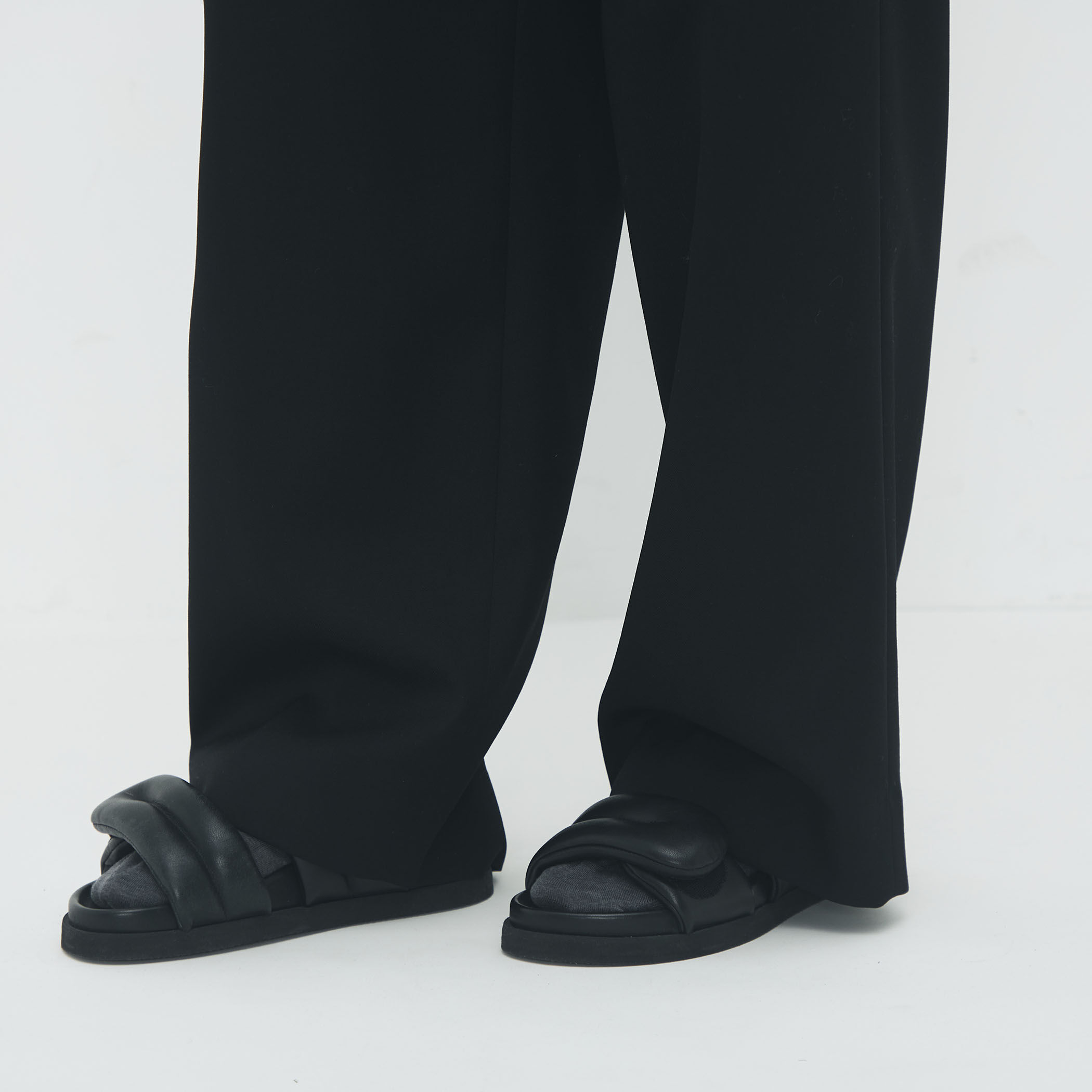 ウールライトギャバジン グルカパンツ｜トゥモローランド 公式通販