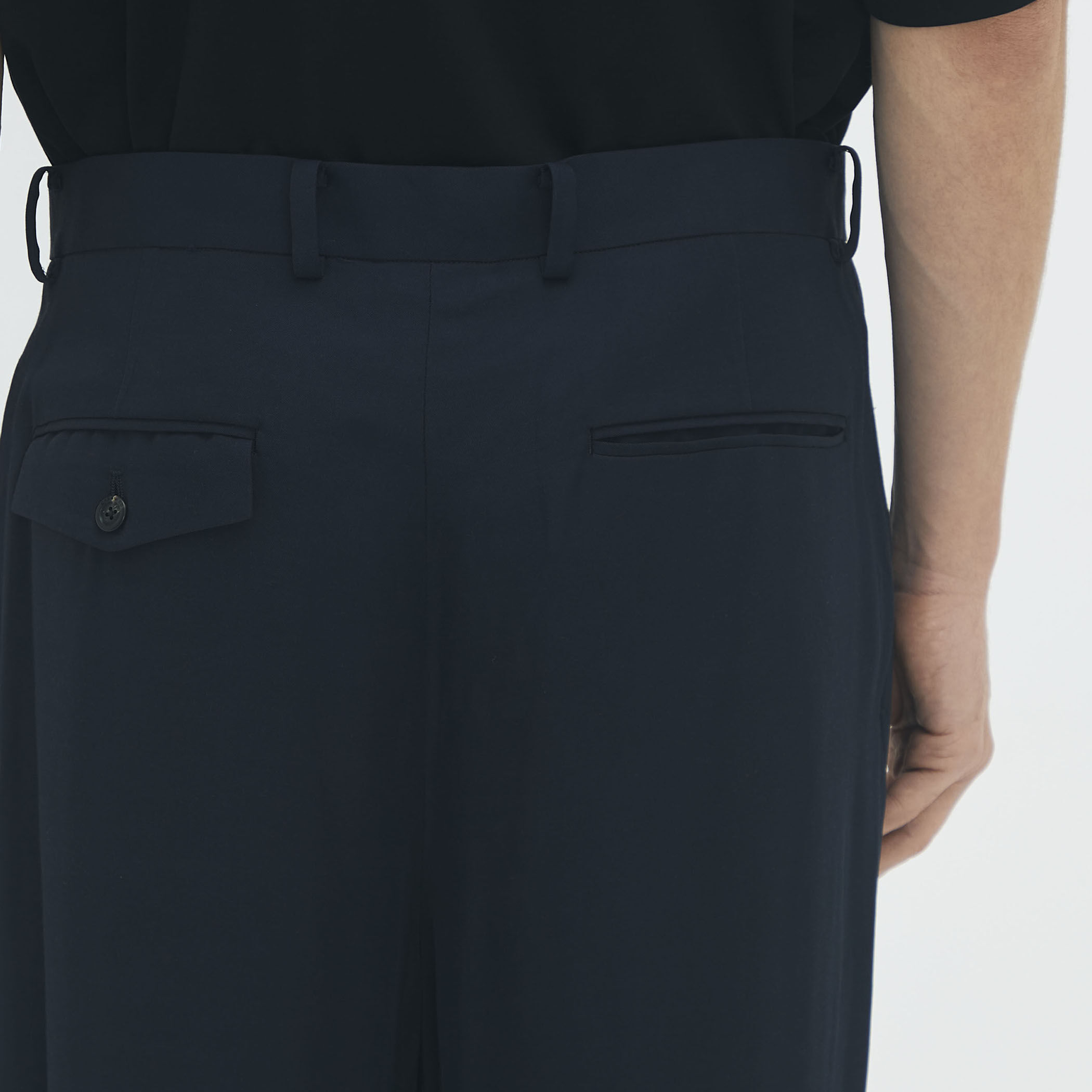 CABaN レーヨンシルクツイル 2タックワイドテーパードパンツ