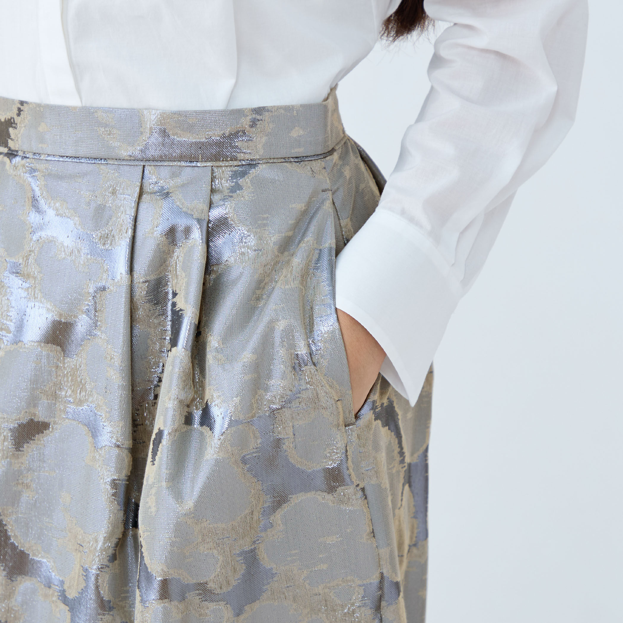 ブルーシャインジャカード タックストレートスカート